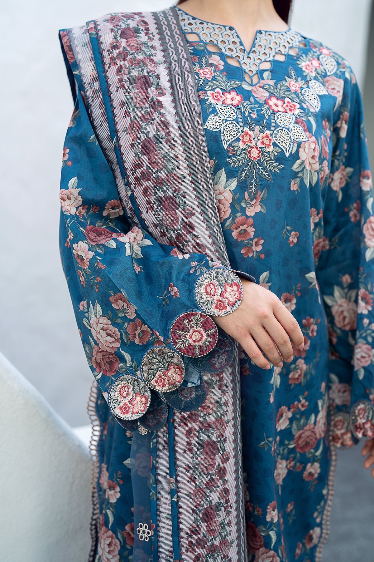 EMBROIDERED PRINTED LAWN SF-554