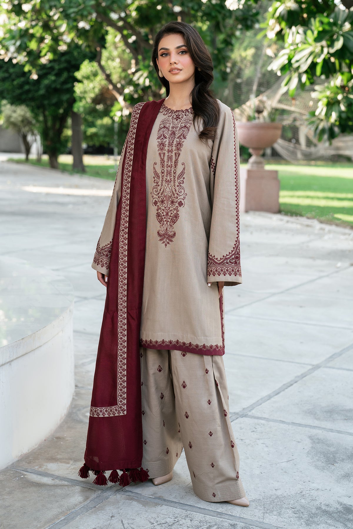 EMBROIDERED KHADDAR SF-4003