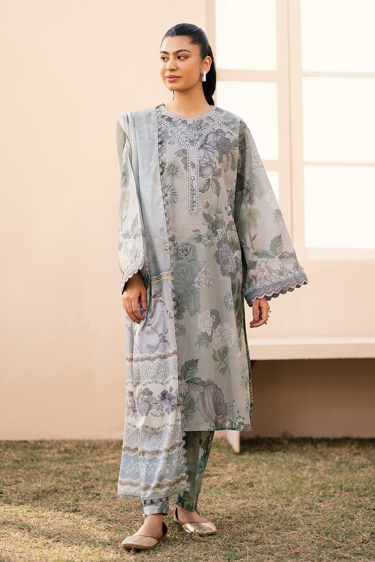 EMBROIDERED PRINTED LAWN SF-605