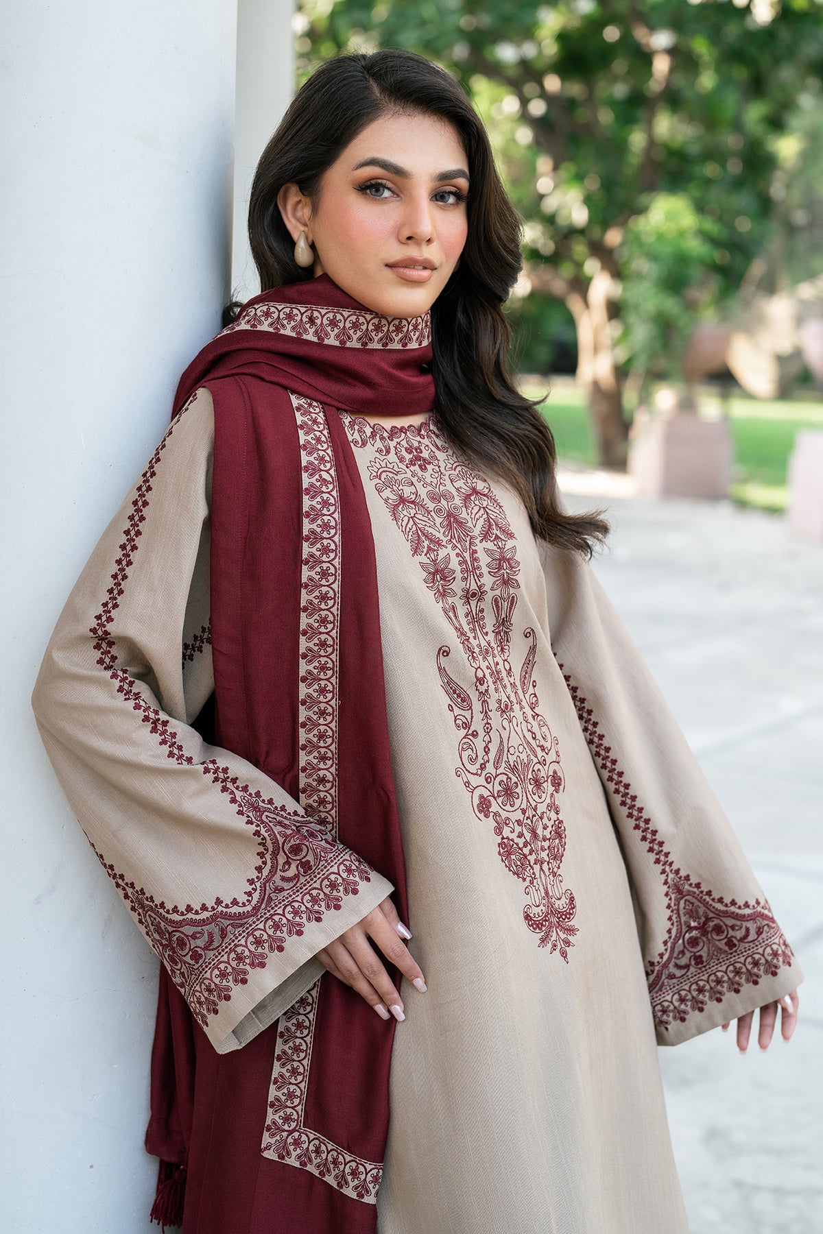 EMBROIDERED KHADDAR UF-4003