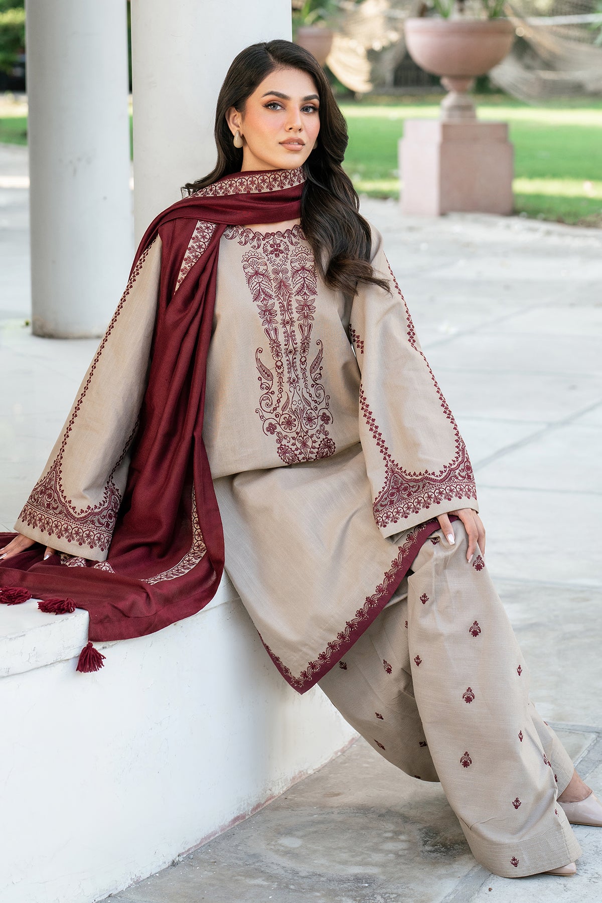 EMBROIDERED KHADDAR SF-4003