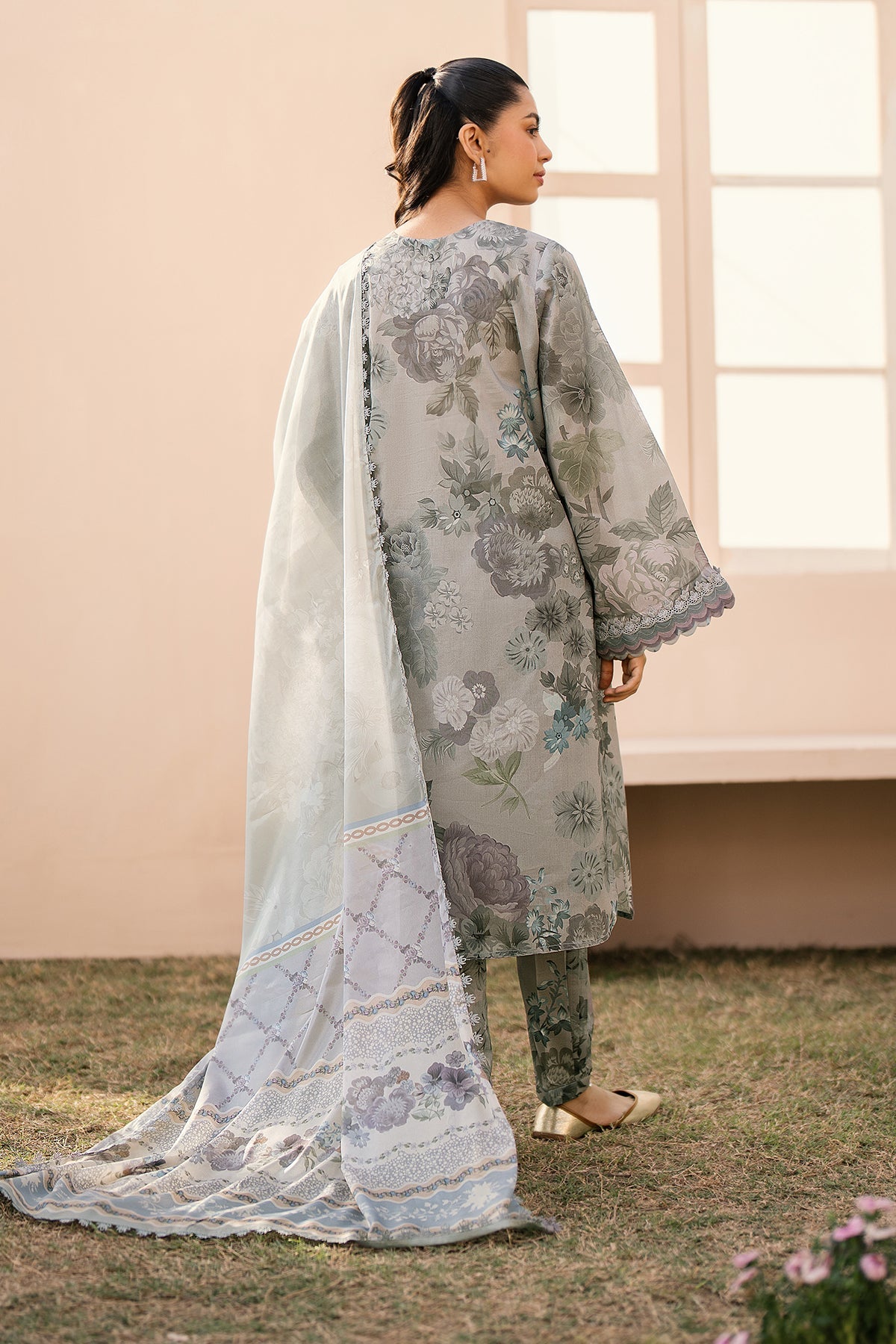 EMBROIDERED PRINTED LAWN SF-605