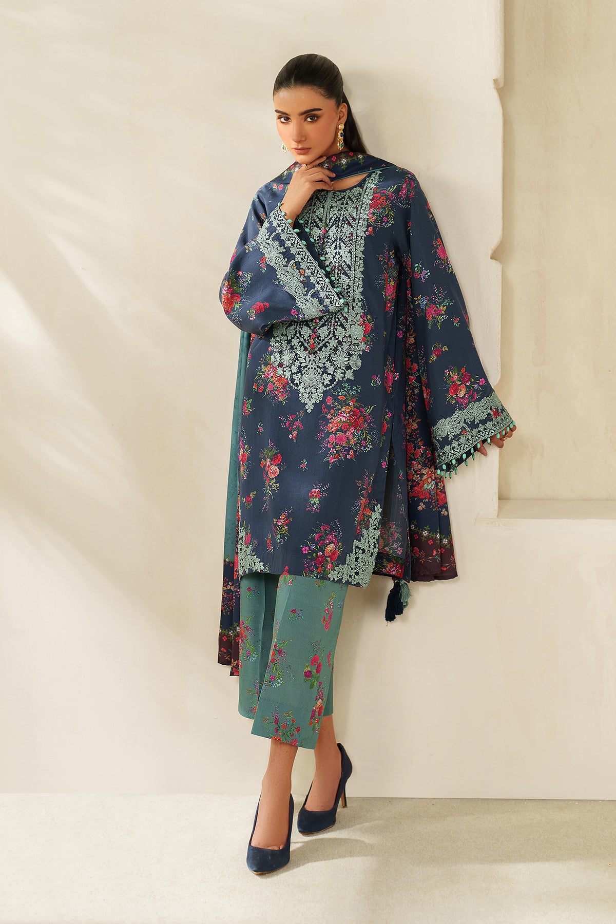 EMBROIDERED KHADDAR SF-4337