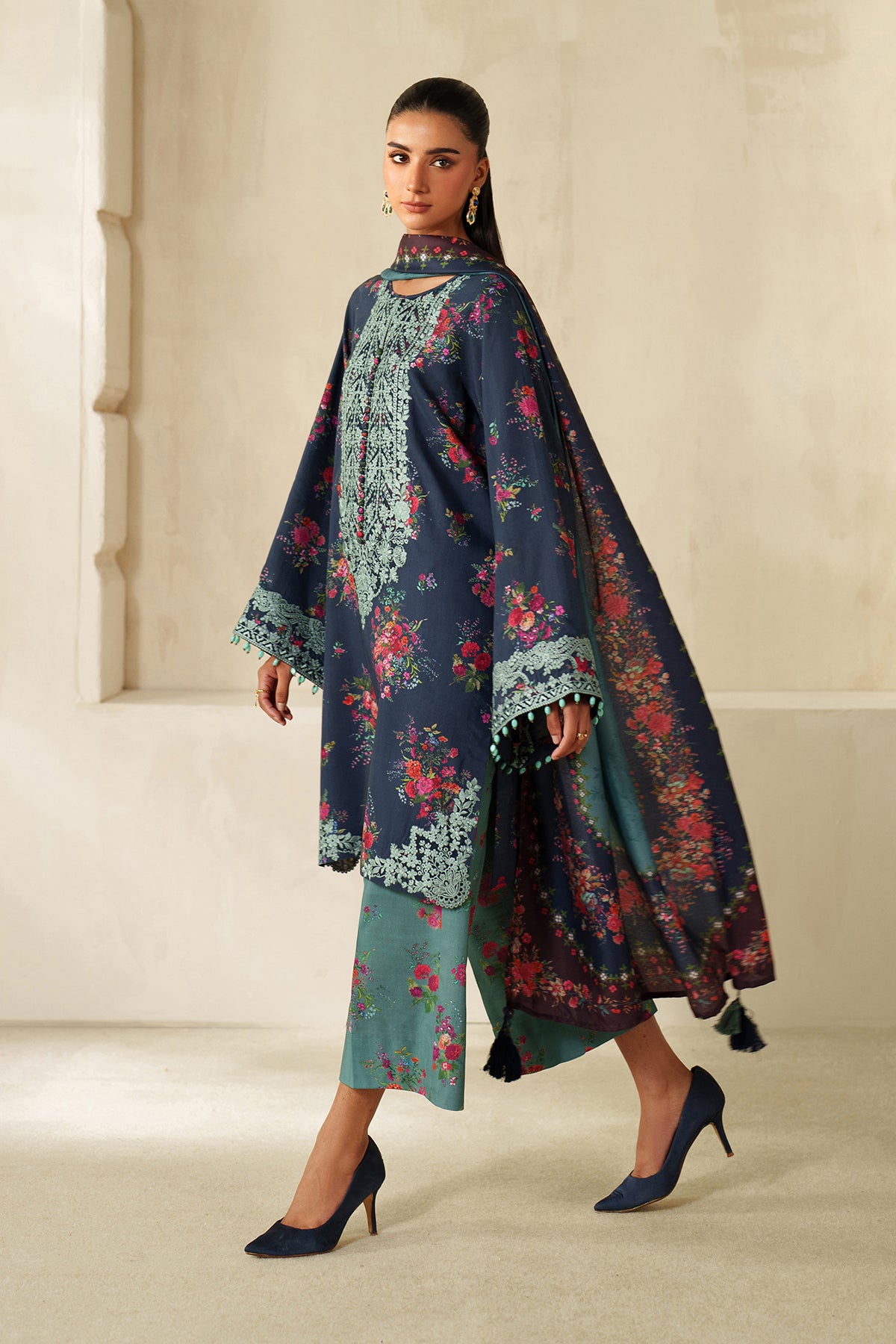 EMBROIDERED KHADDAR SF-4337