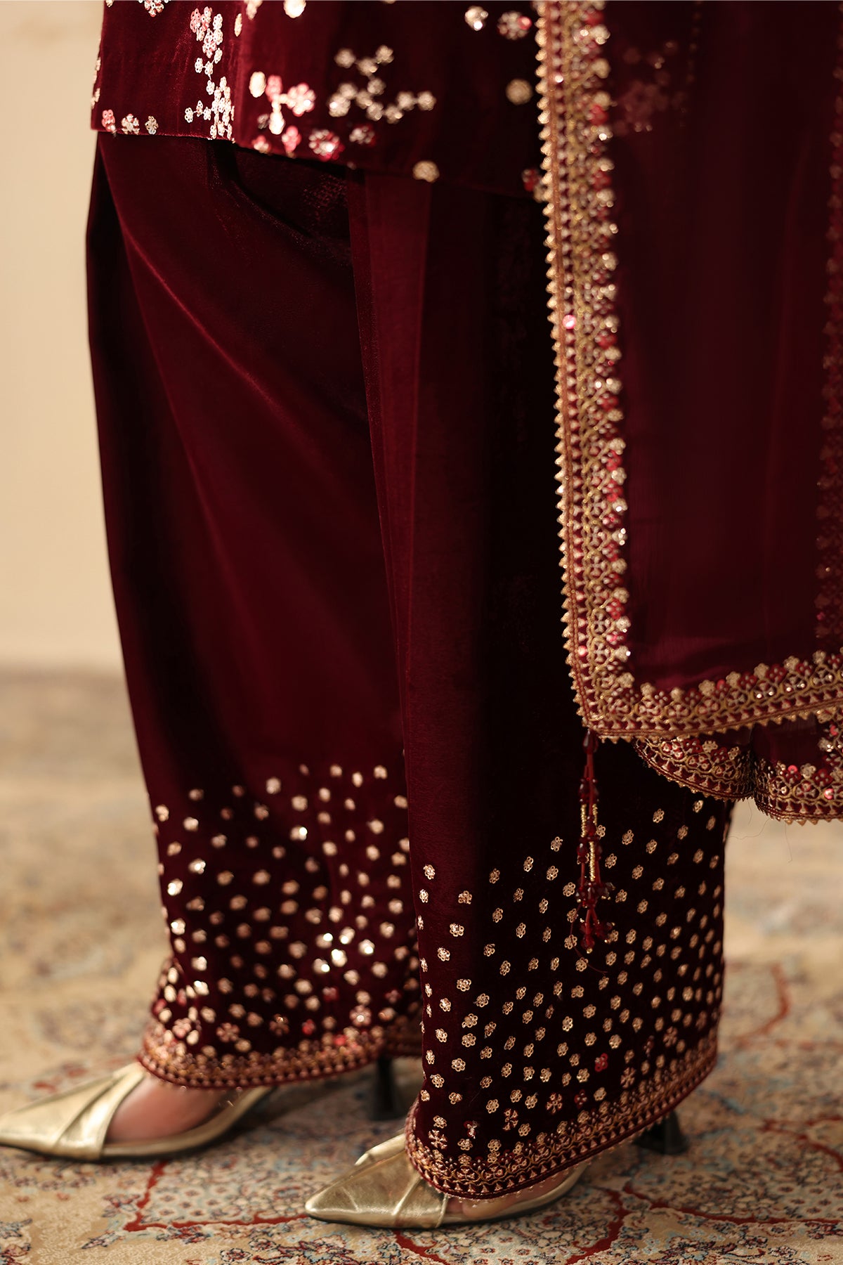 EMBROIDERED VELVET SF-4315