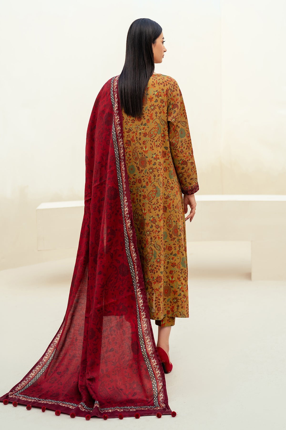 EMBROIDERED KHADDAR UF-4021