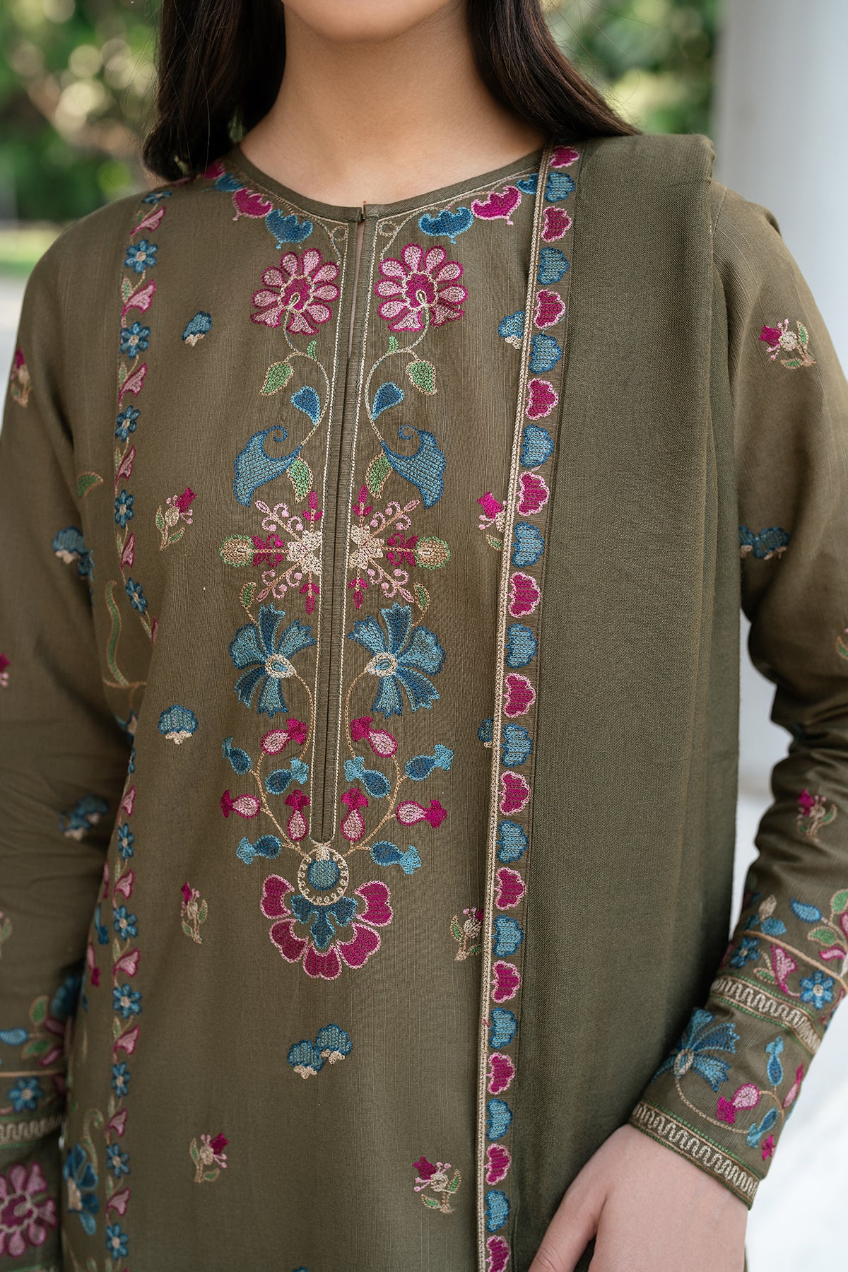 EMBROIDERED KHADDAR UF-4004