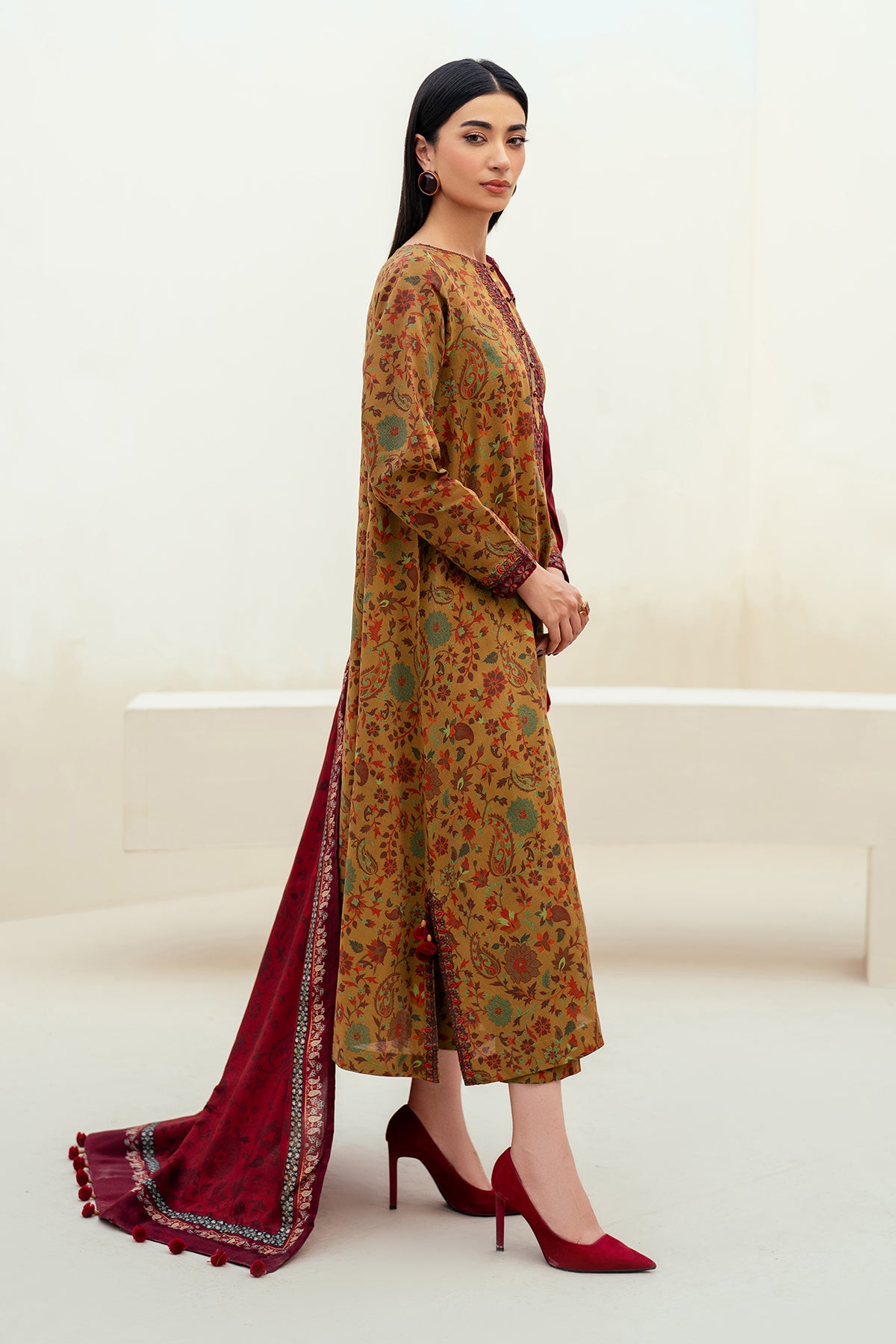 EMBROIDERED KHADDAR SF-4021