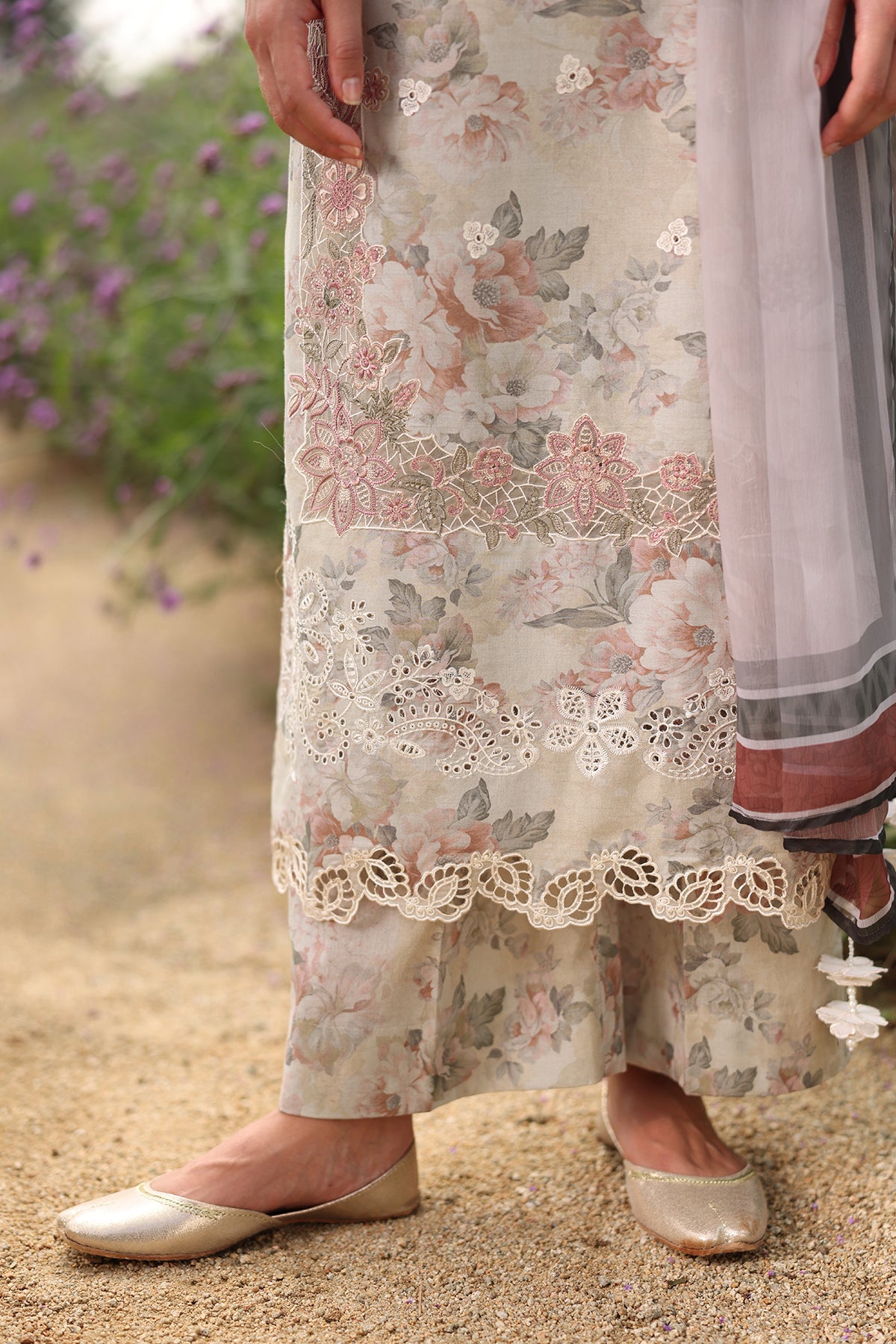 EMBROIDERED LAWN UF-4225