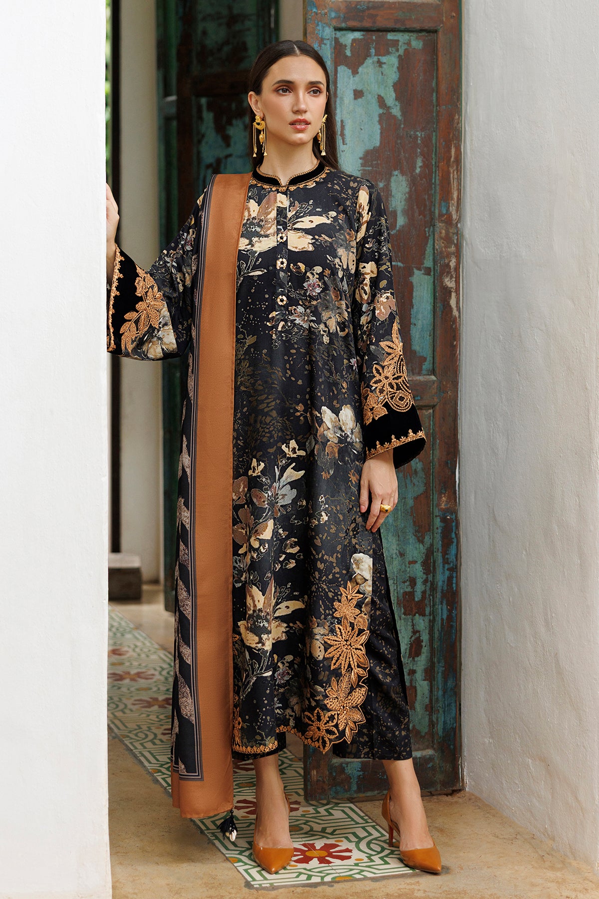 EMBROIDERED VISCOSE SILK SF-4588