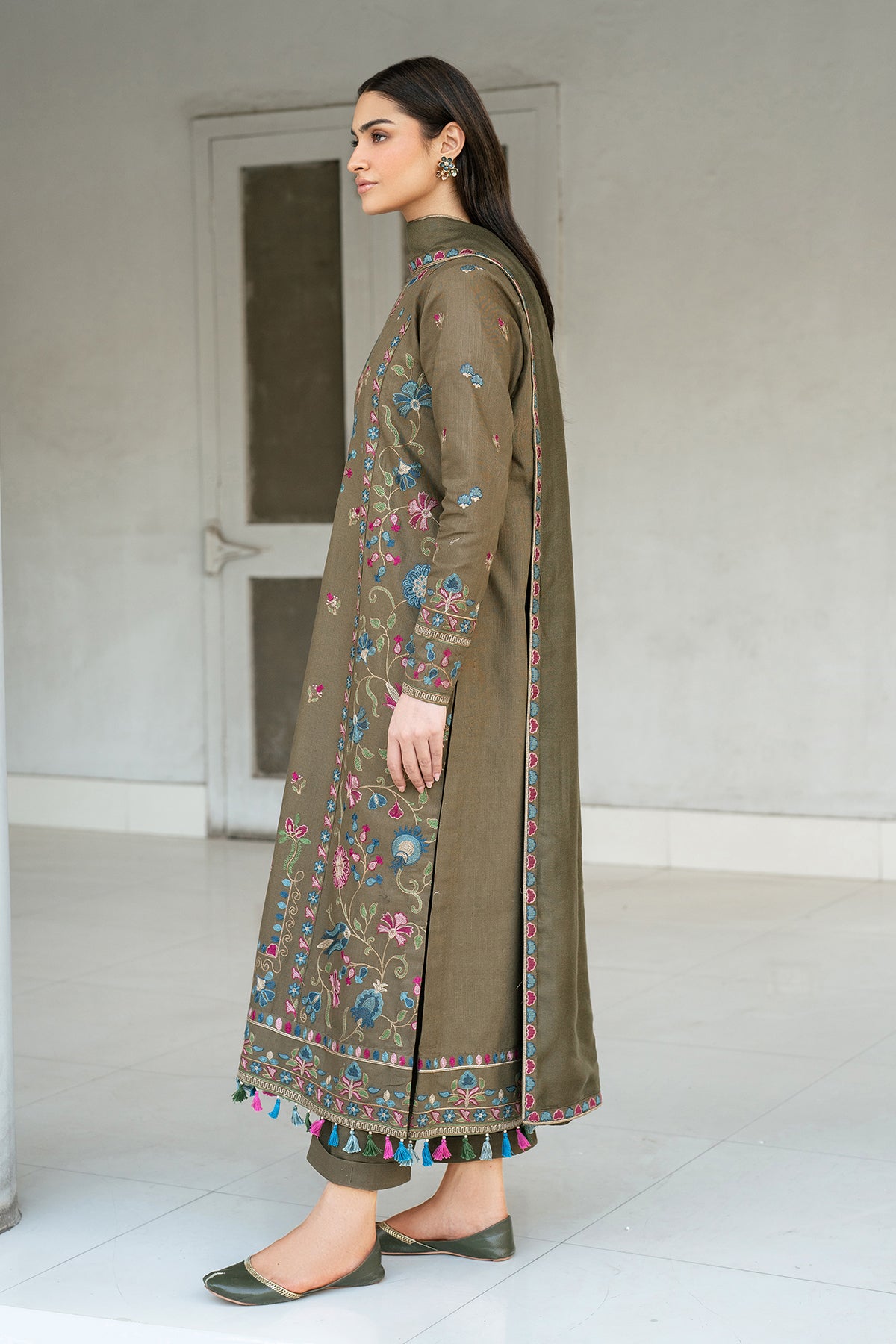 EMBROIDERED KHADDAR UF-4004