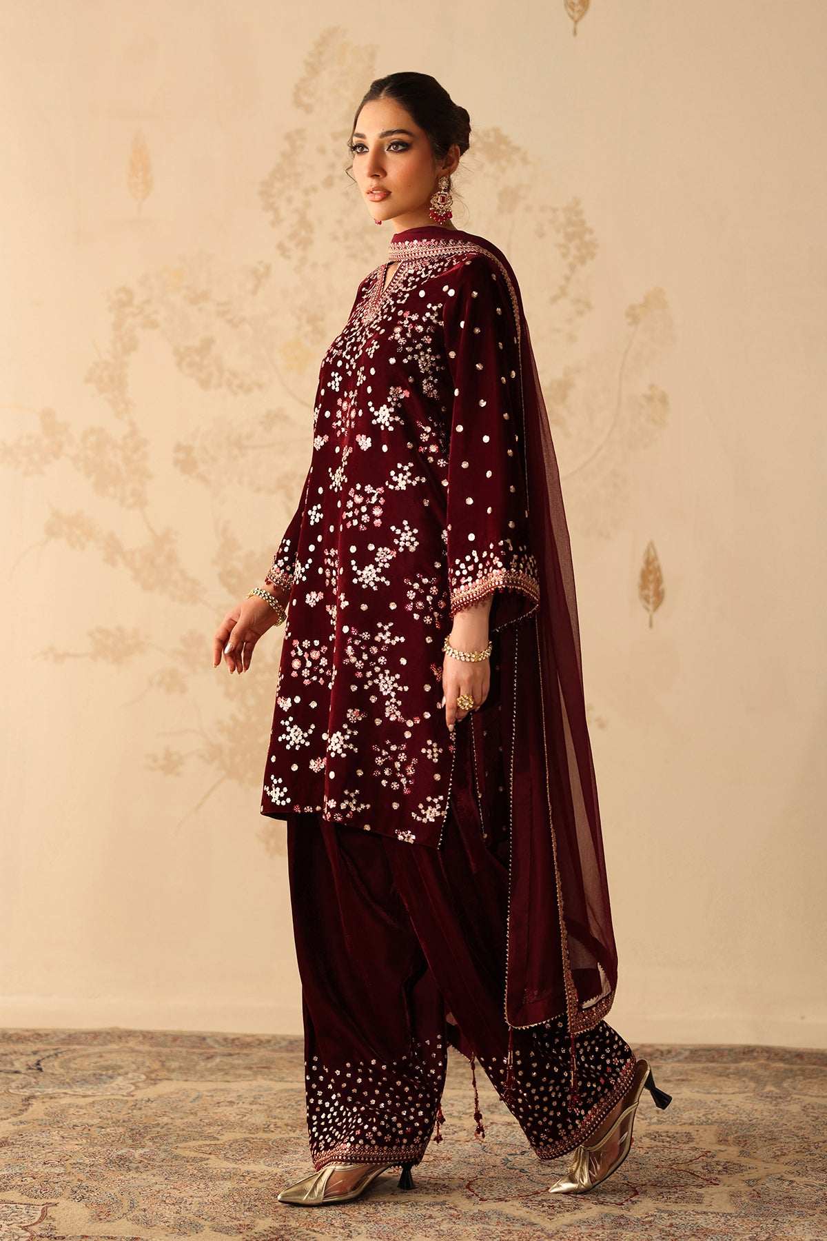 EMBROIDERED VELVET SF-4315