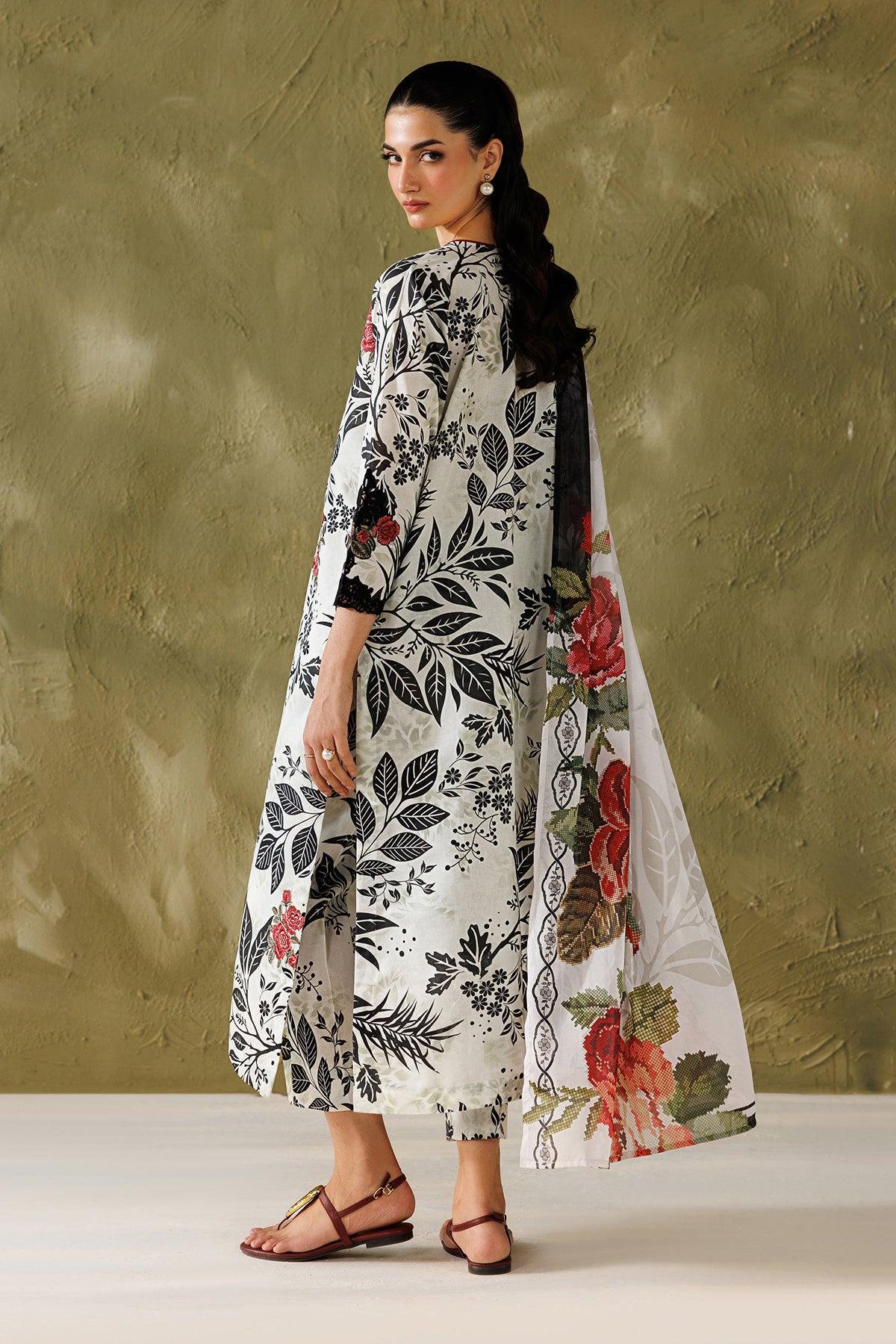 EMBROIDERED LAWN UF-4505