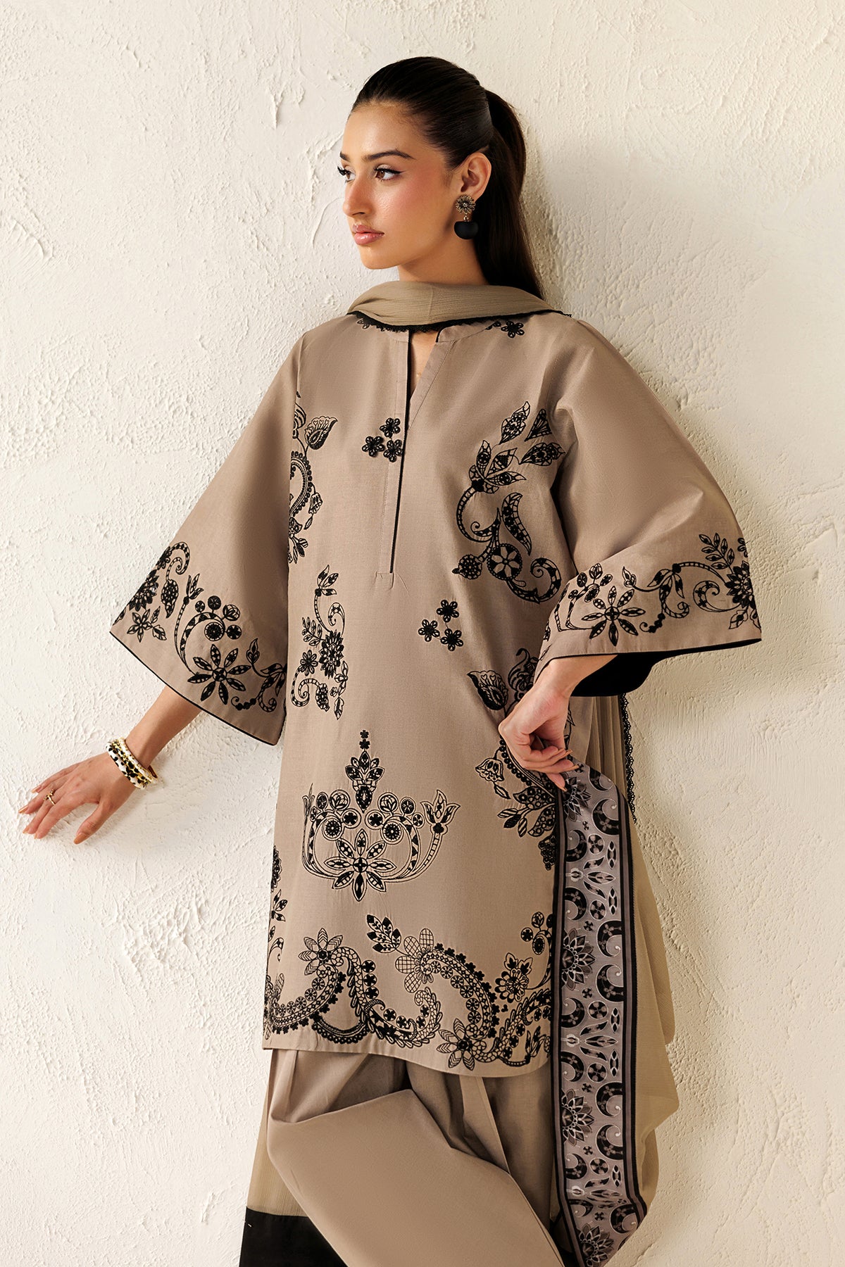 EMBROIDERED LAWN SF-4477