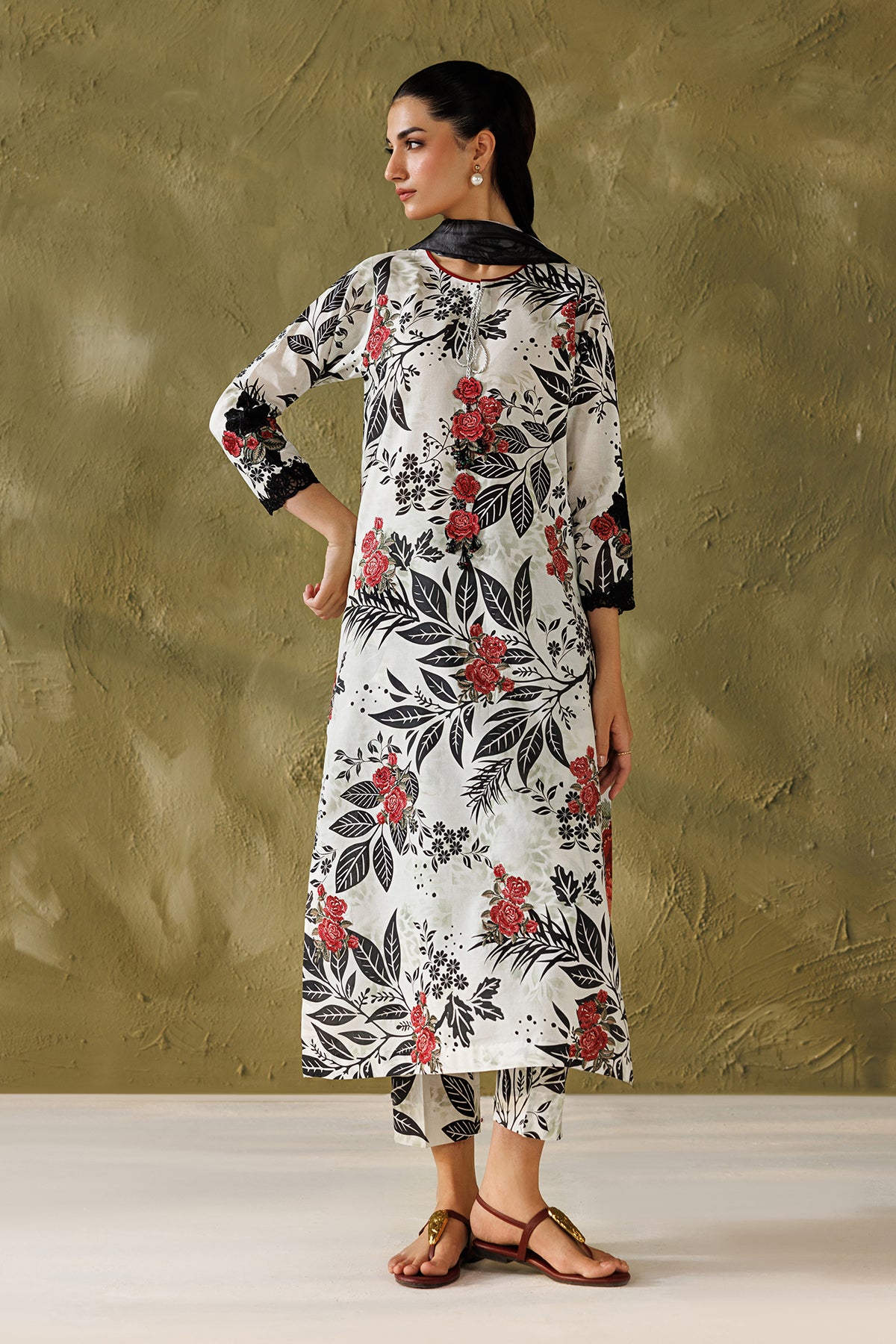 EMBROIDERED LAWN UF-4505