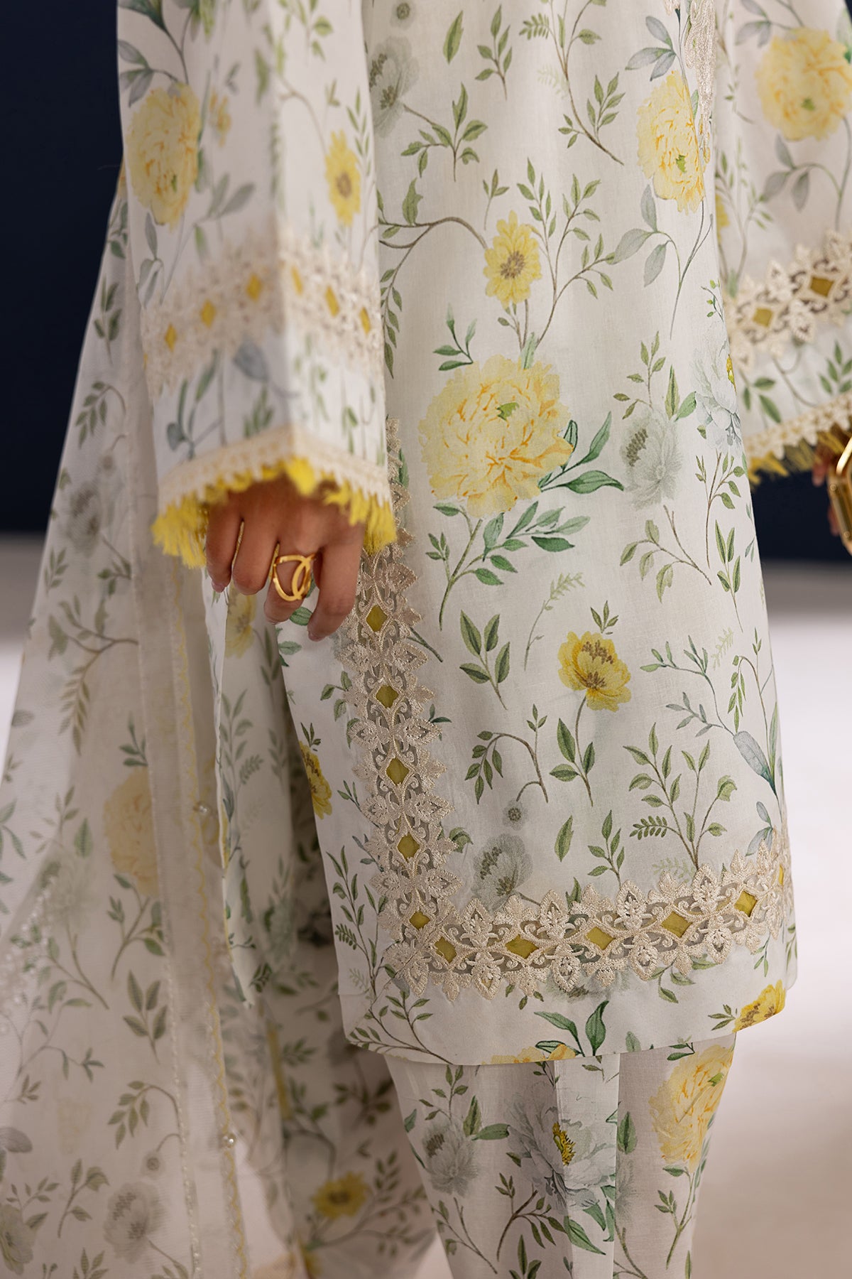 EMBROIDERED LAWN SF-4460