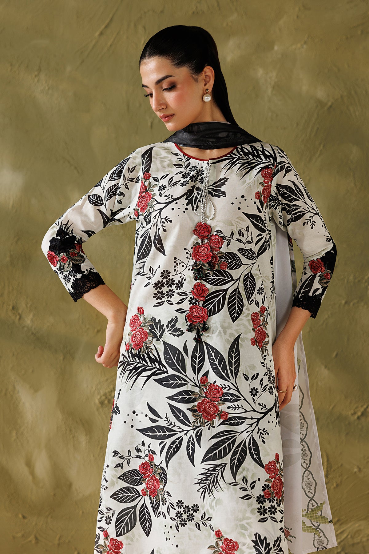 EMBROIDERED LAWN UF-4505