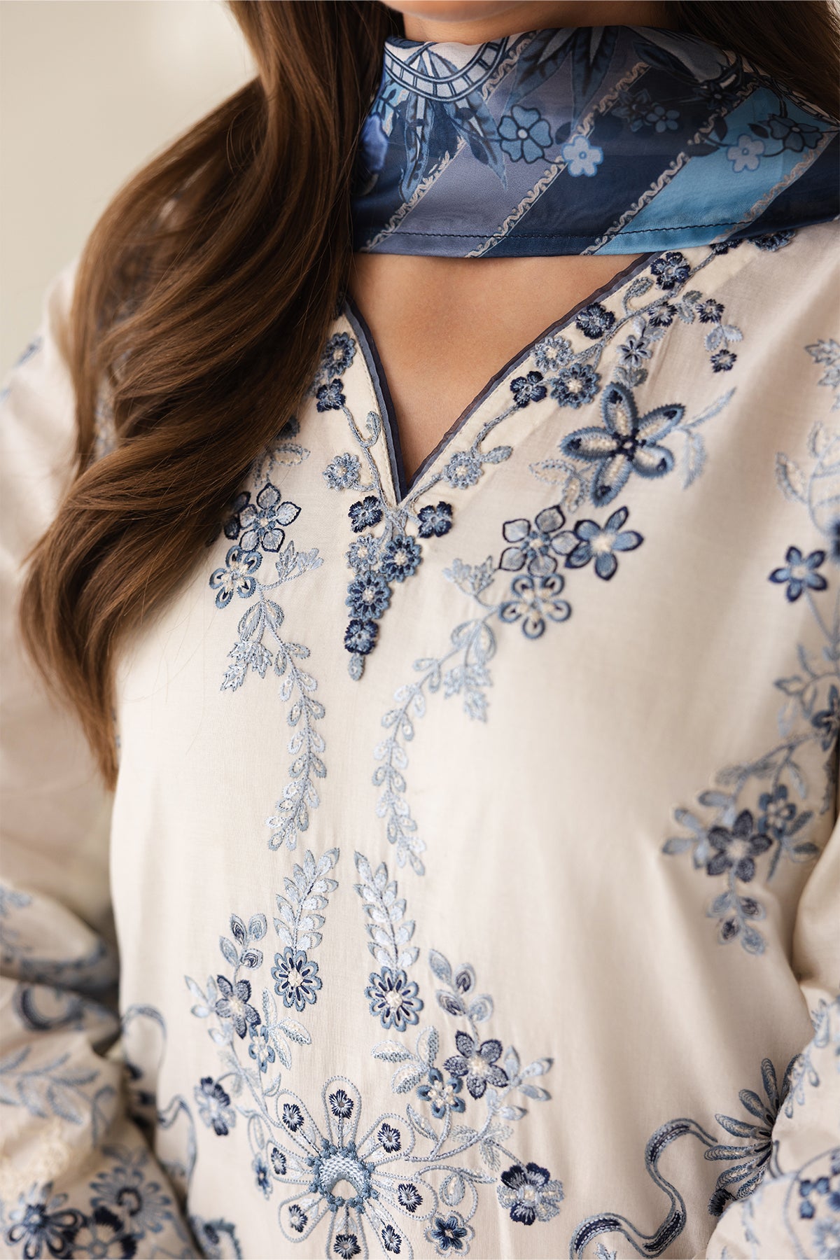 EMBROIDERED LAWN UF-4423