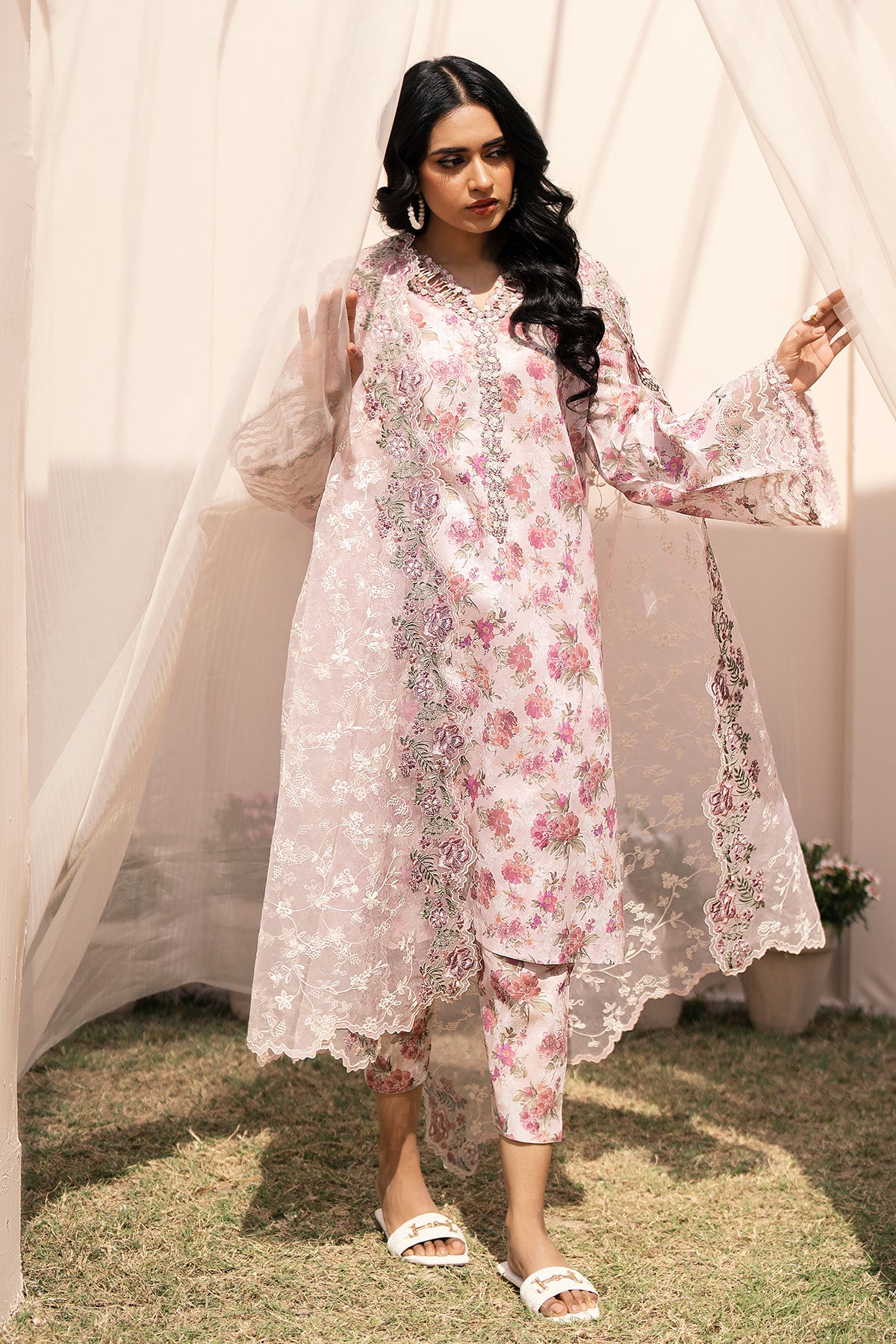 EMBROIDERED PRINTED LAWN UF-592