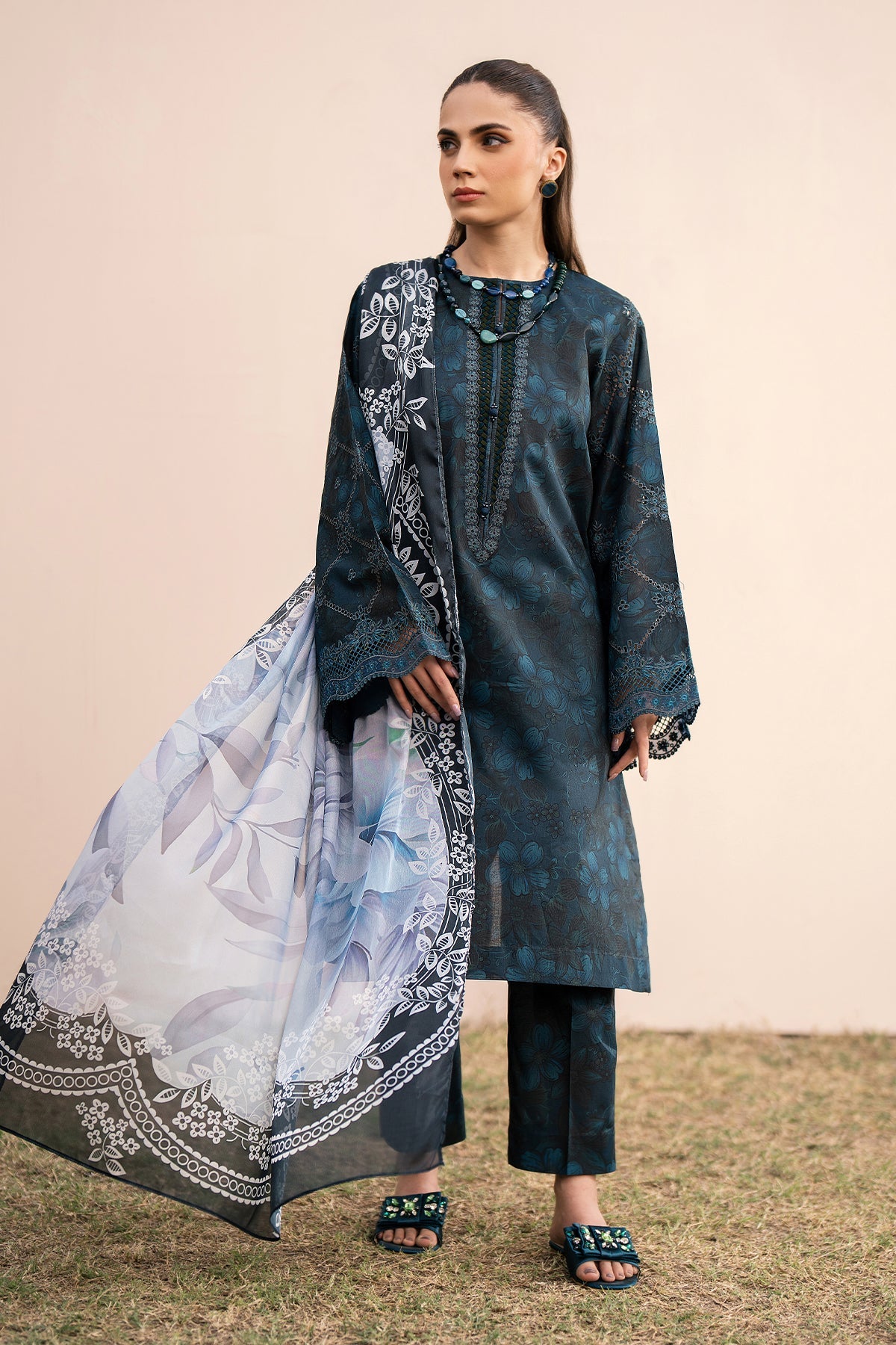 EMBROIDERED PRINTED LAWN SF-608