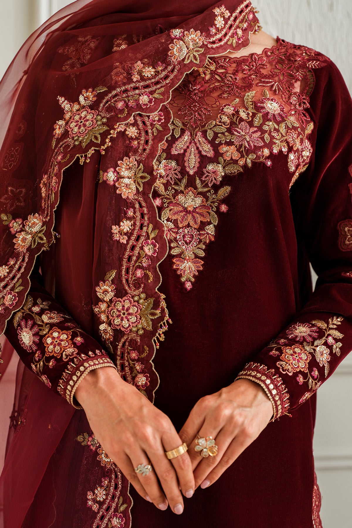 EMBROIDERED VELVET SF-747