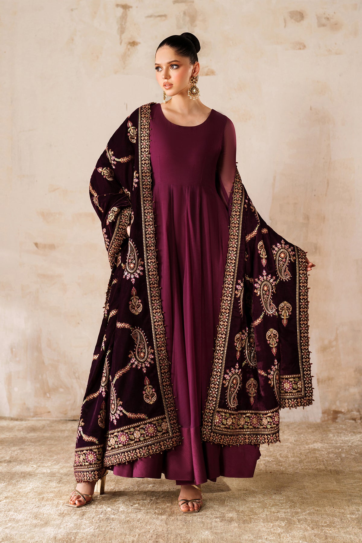 EMBROIDERED VELVET SHAWL VS-62