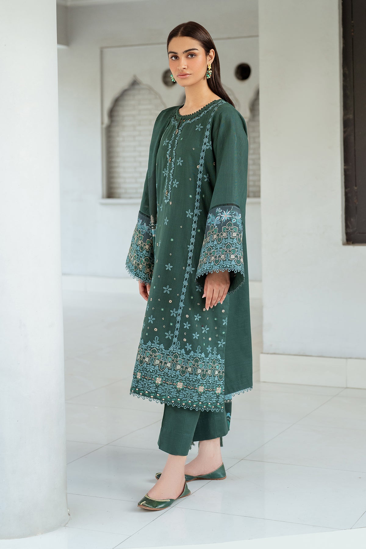 EMBROIDERED KHADDAR UF-4005