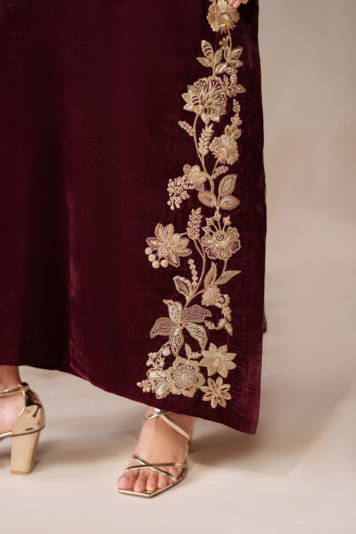EMBROIDERED VELVET PR-1201