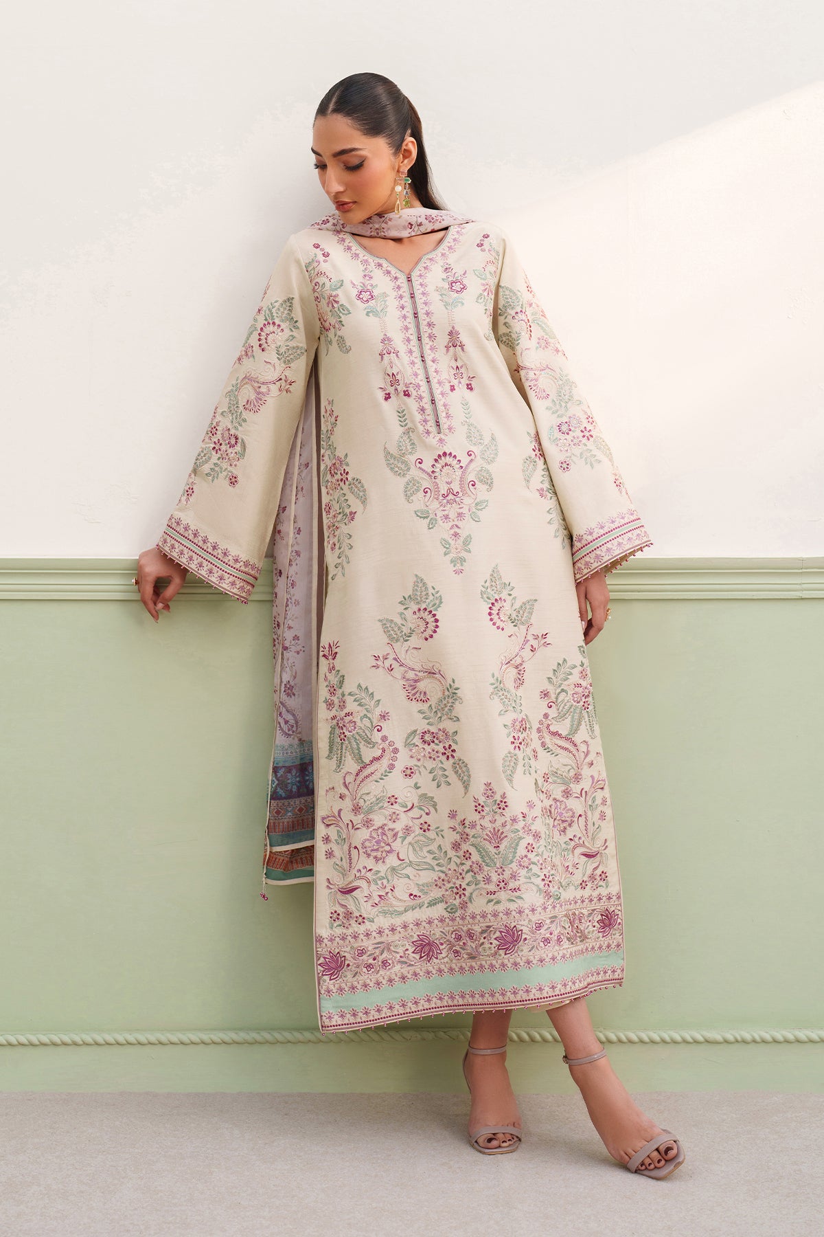 EMBROIDERED RAW SILK UF-4385