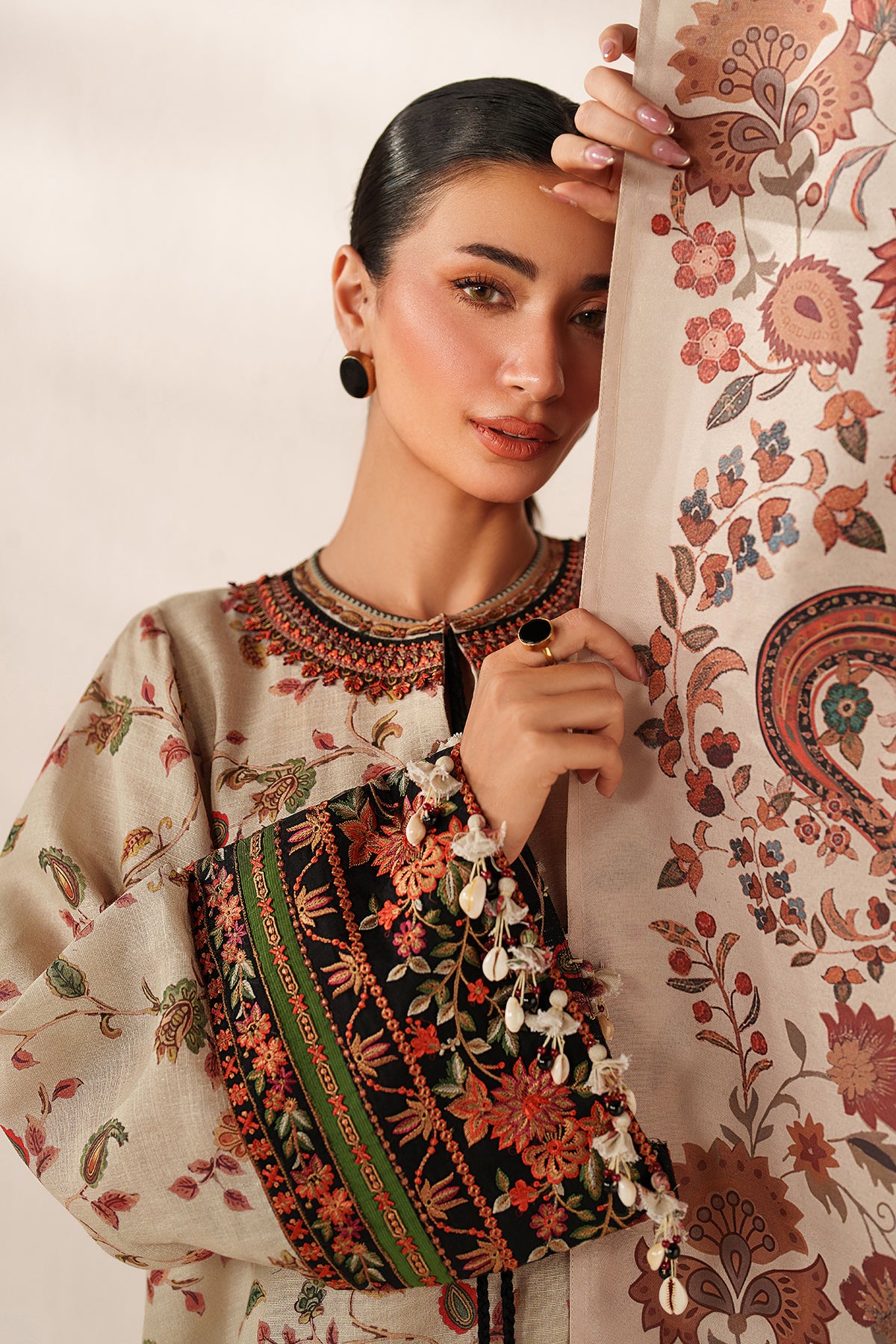 EMBROIDERED KHADDAR SF-4356