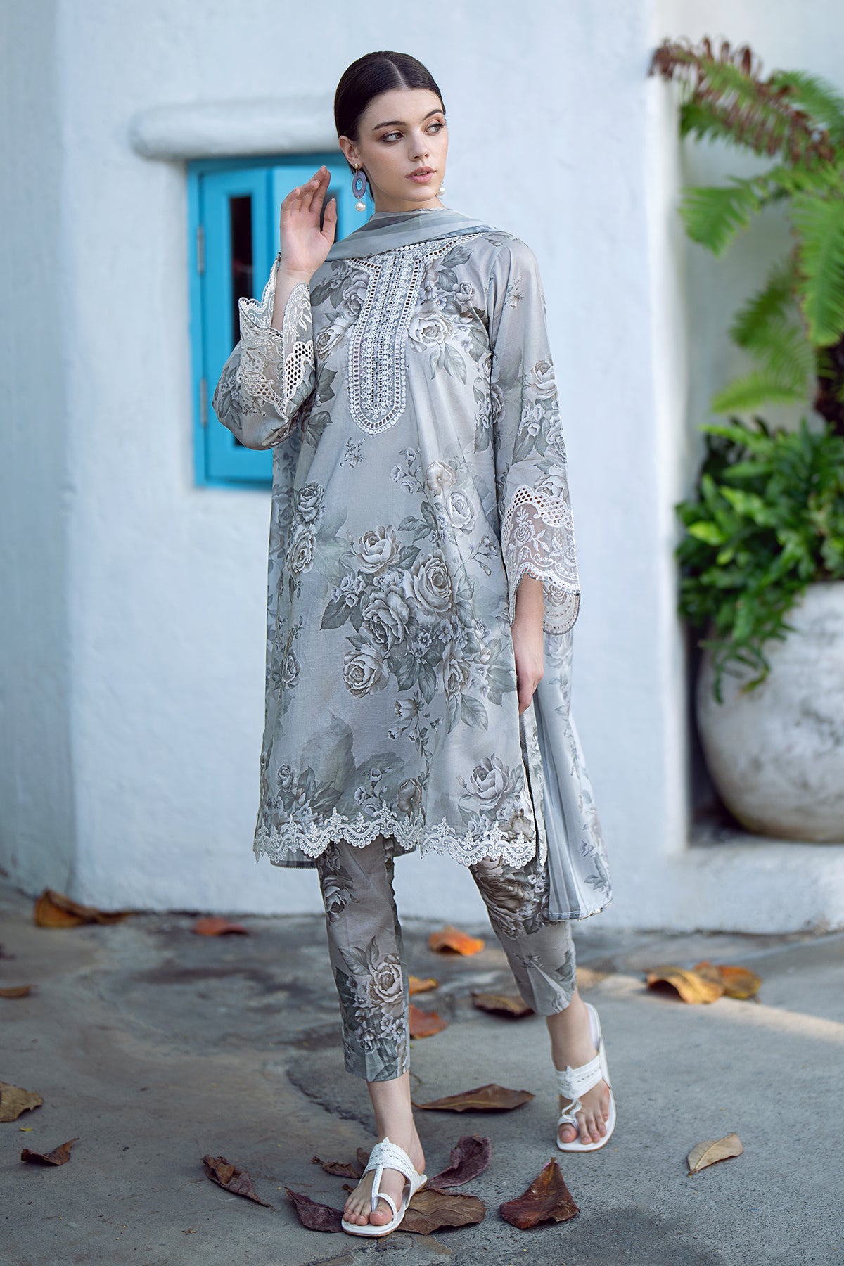 EMBROIDERED PRINTED LAWN UF-557