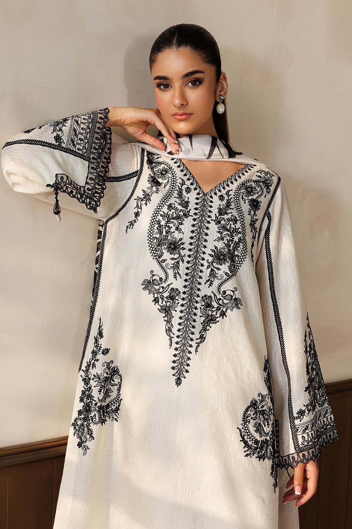 EMBROIDERED LAWN PR-1368
