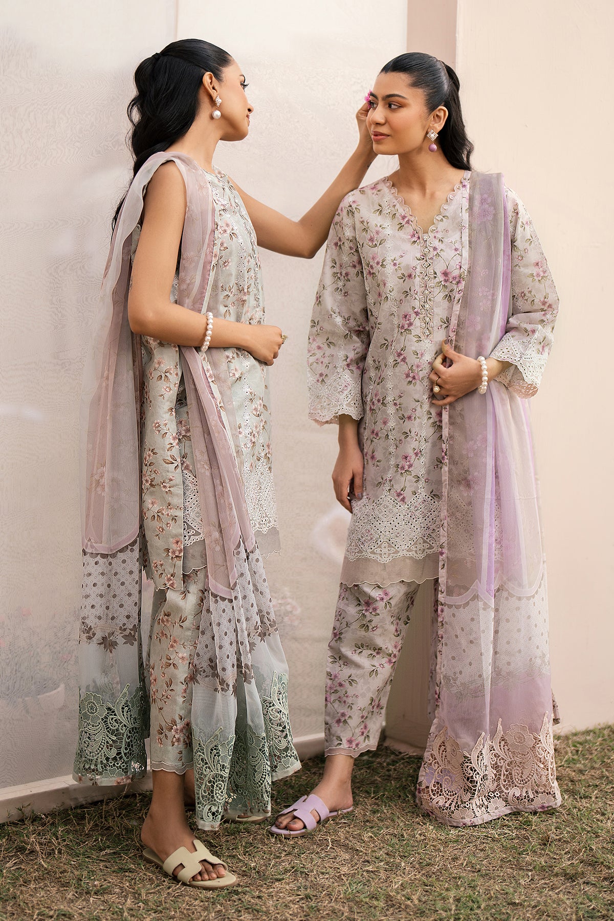 EMBROIDERED PRINTED LAWN UF-609