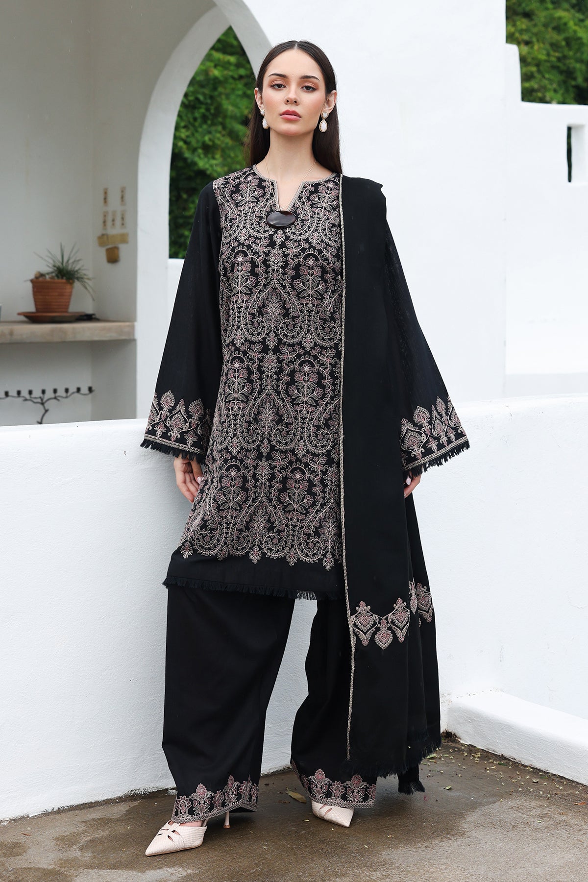 EMBROIDERED KHADDAR SF-4622