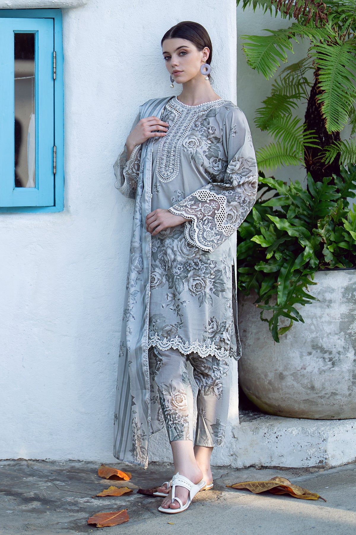 EMBROIDERED PRINTED LAWN UF-557