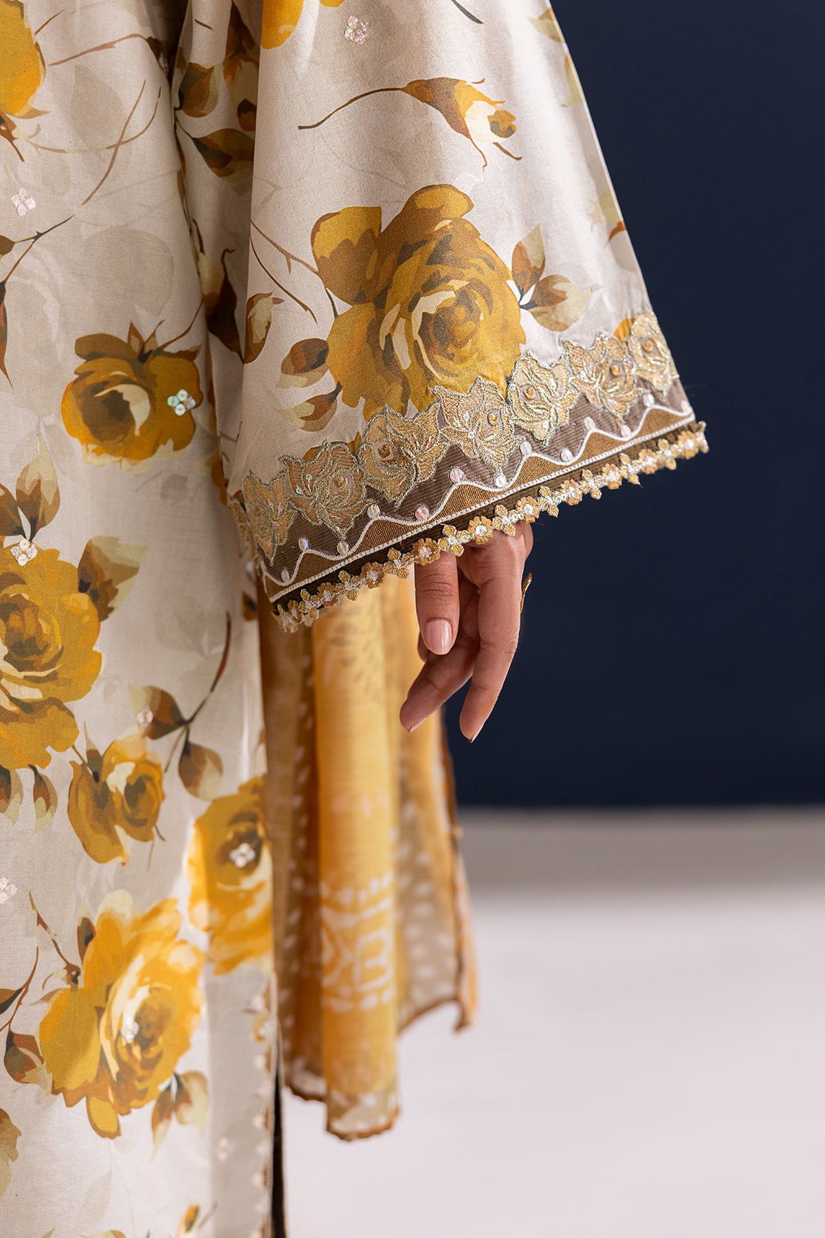 EMBROIDERED LAWN SF-4462
