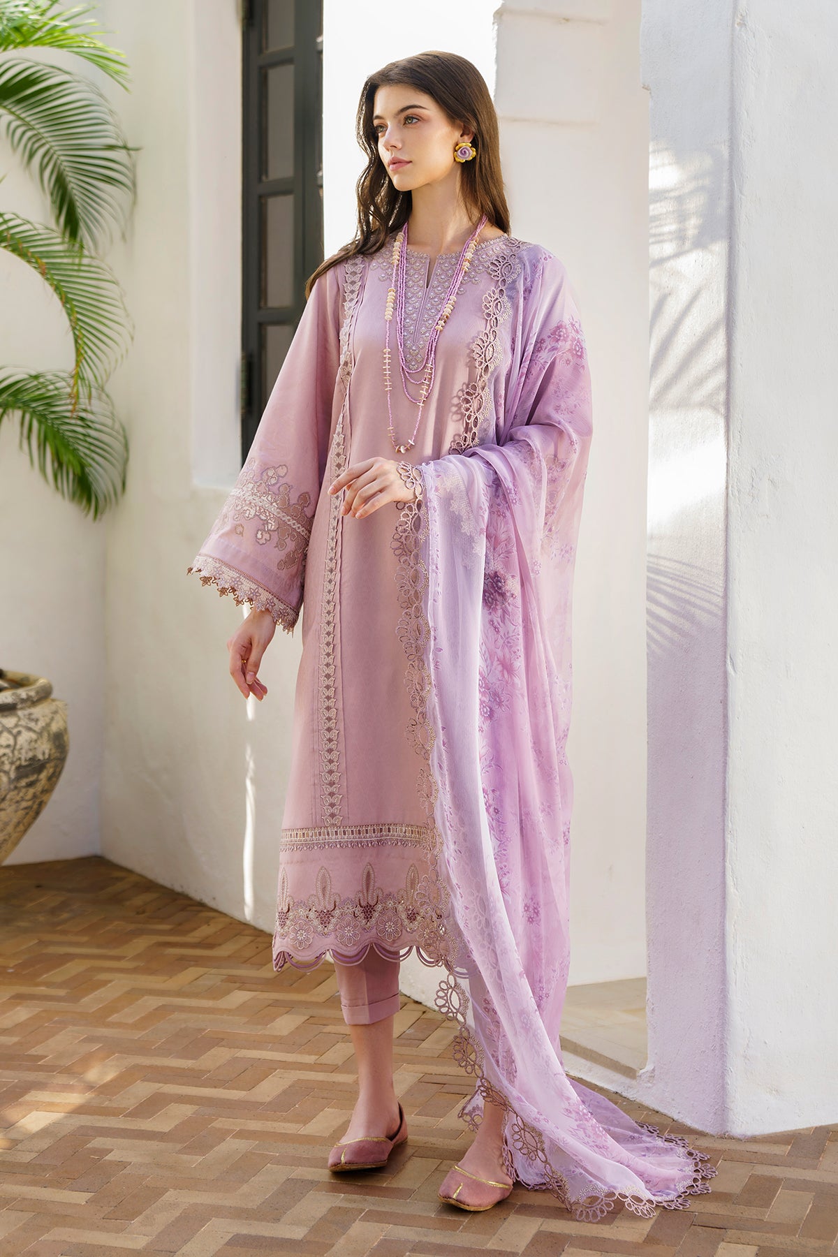EMBROIDERED JACQUARD LAWN UF-581