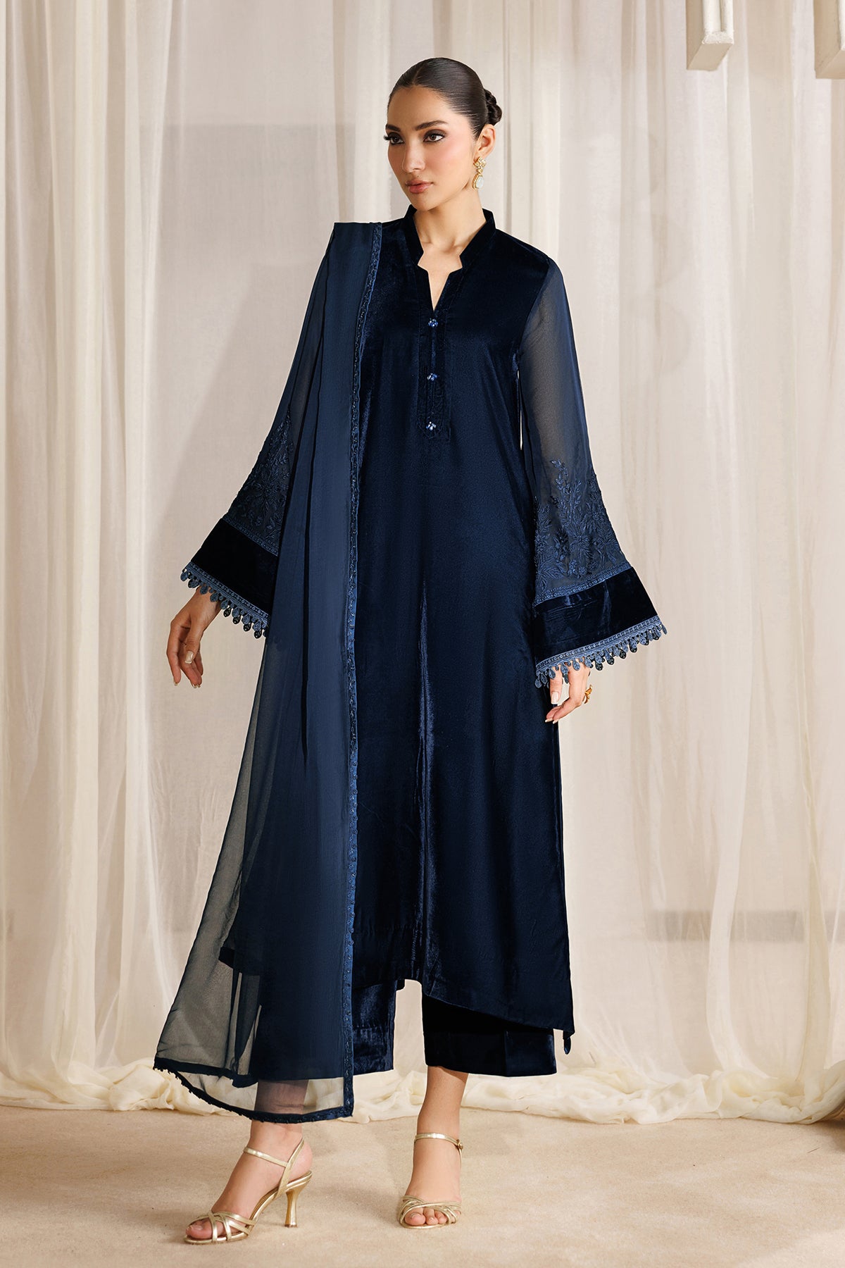 EMBROIDERED VELVET PR-1384