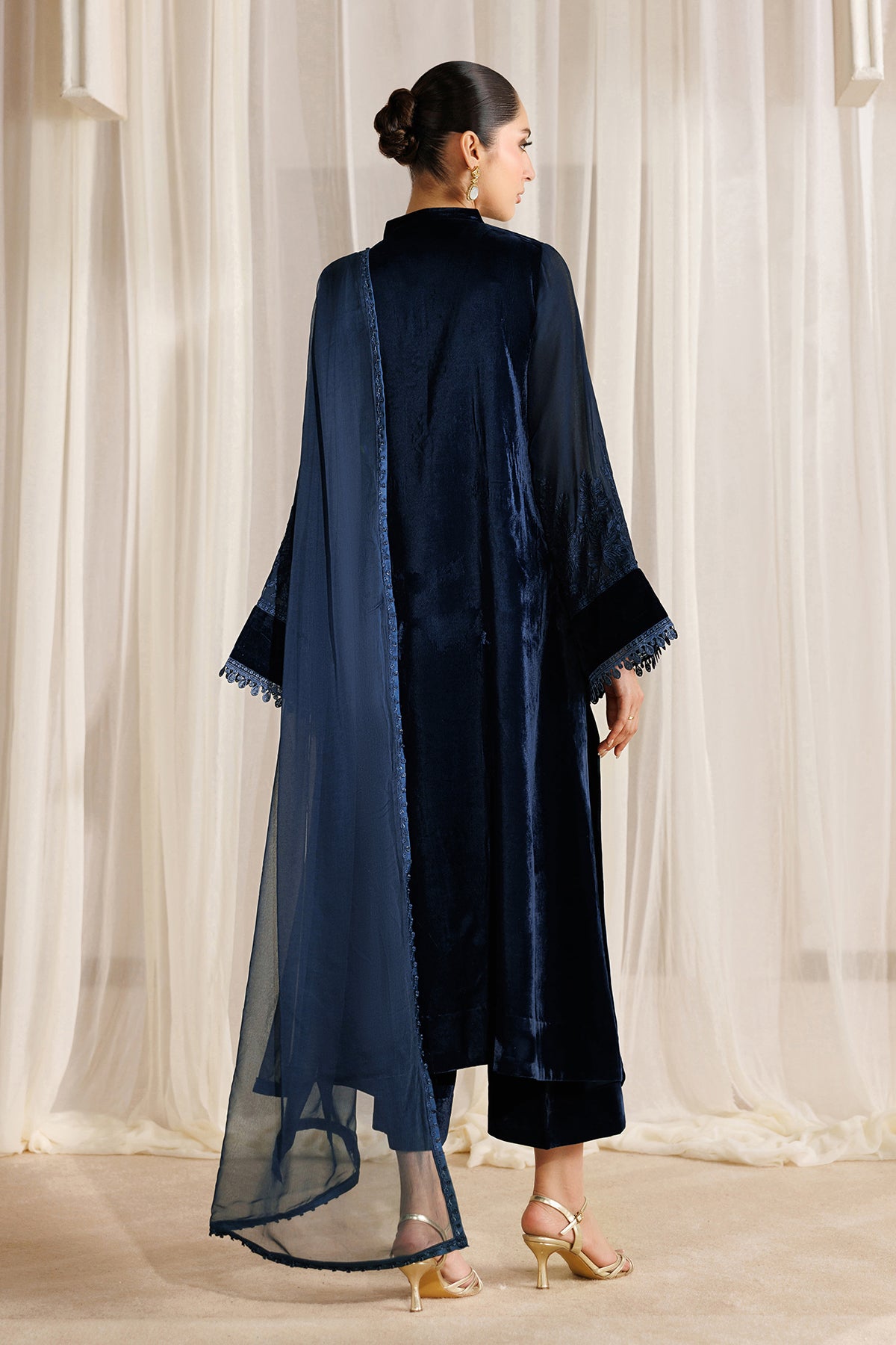 EMBROIDERED VELVET PR-1384