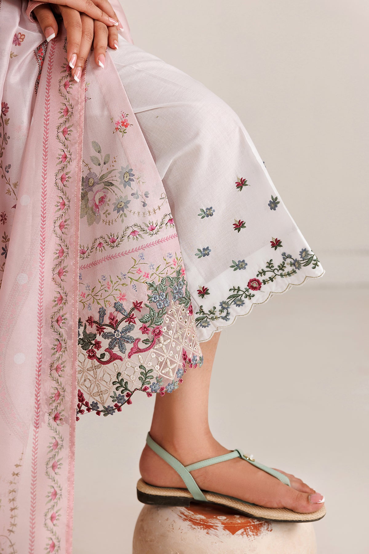 EMBROIDERED LAWN SF-4513