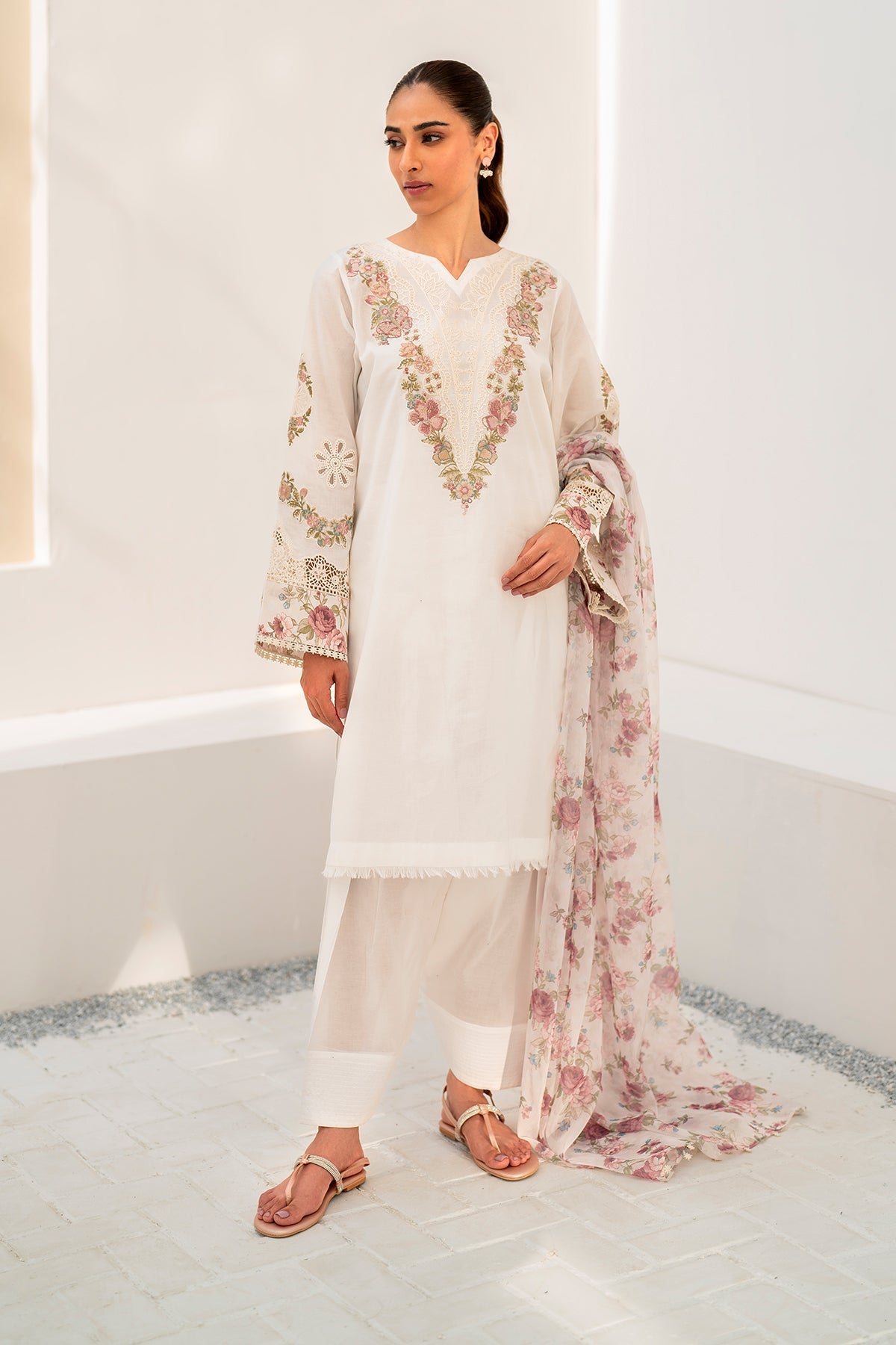 EMBROIDERED PRINTED LAWN SF-665