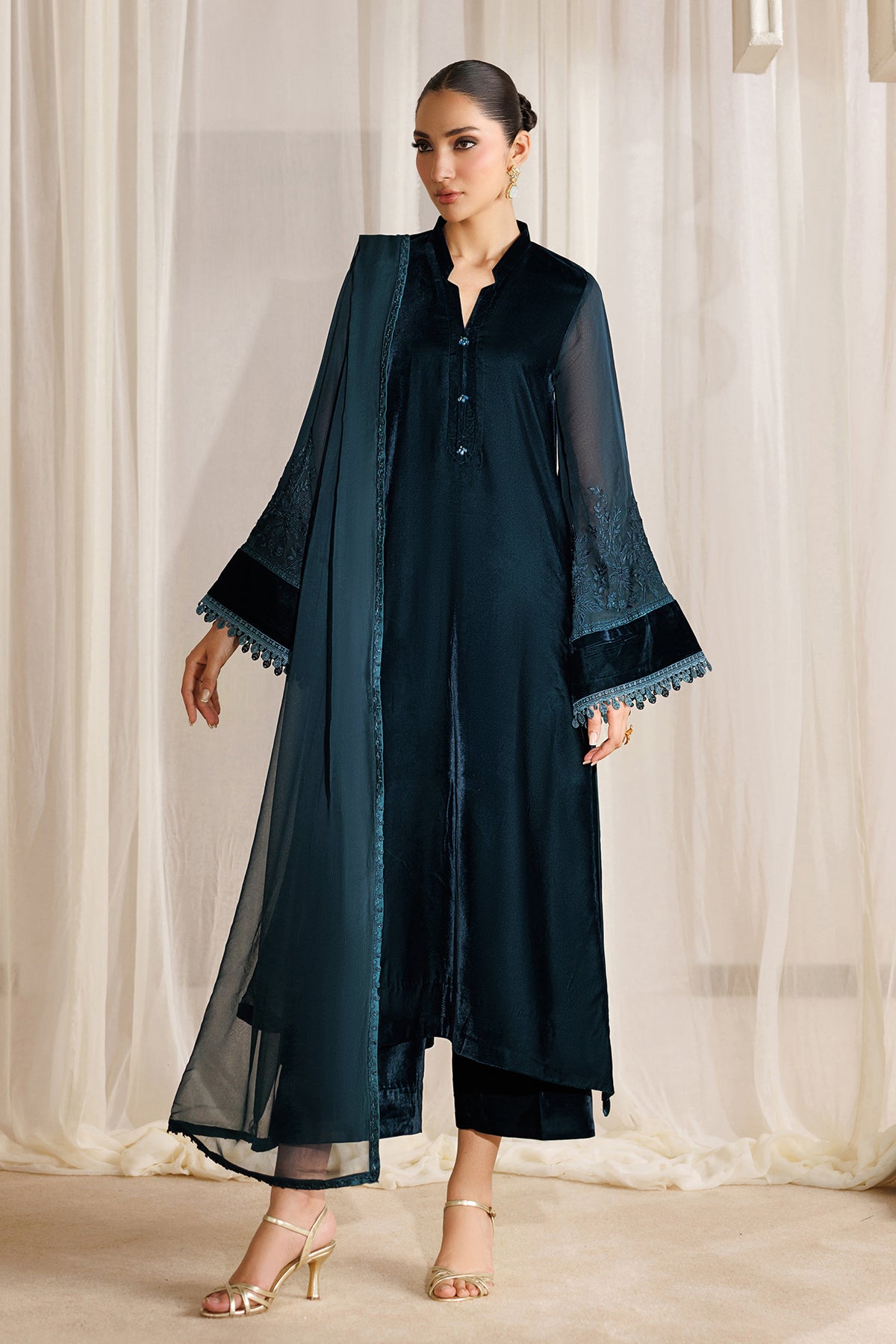 EMBROIDERED VELVET PR-1383