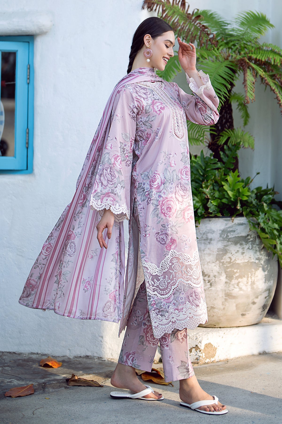 EMBROIDERED PRINTED LAWN SF-558