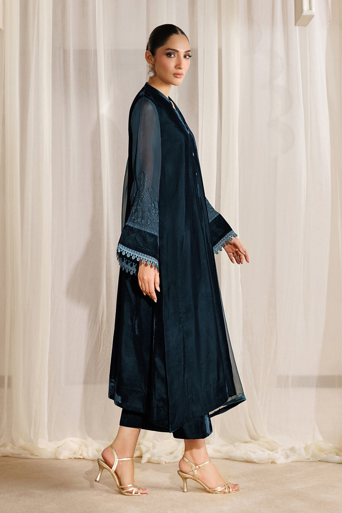 EMBROIDERED VELVET PR-1383