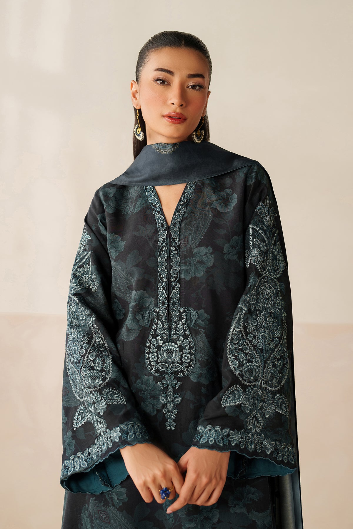 EMBROIDERED VISCOSE SILK UF-4280