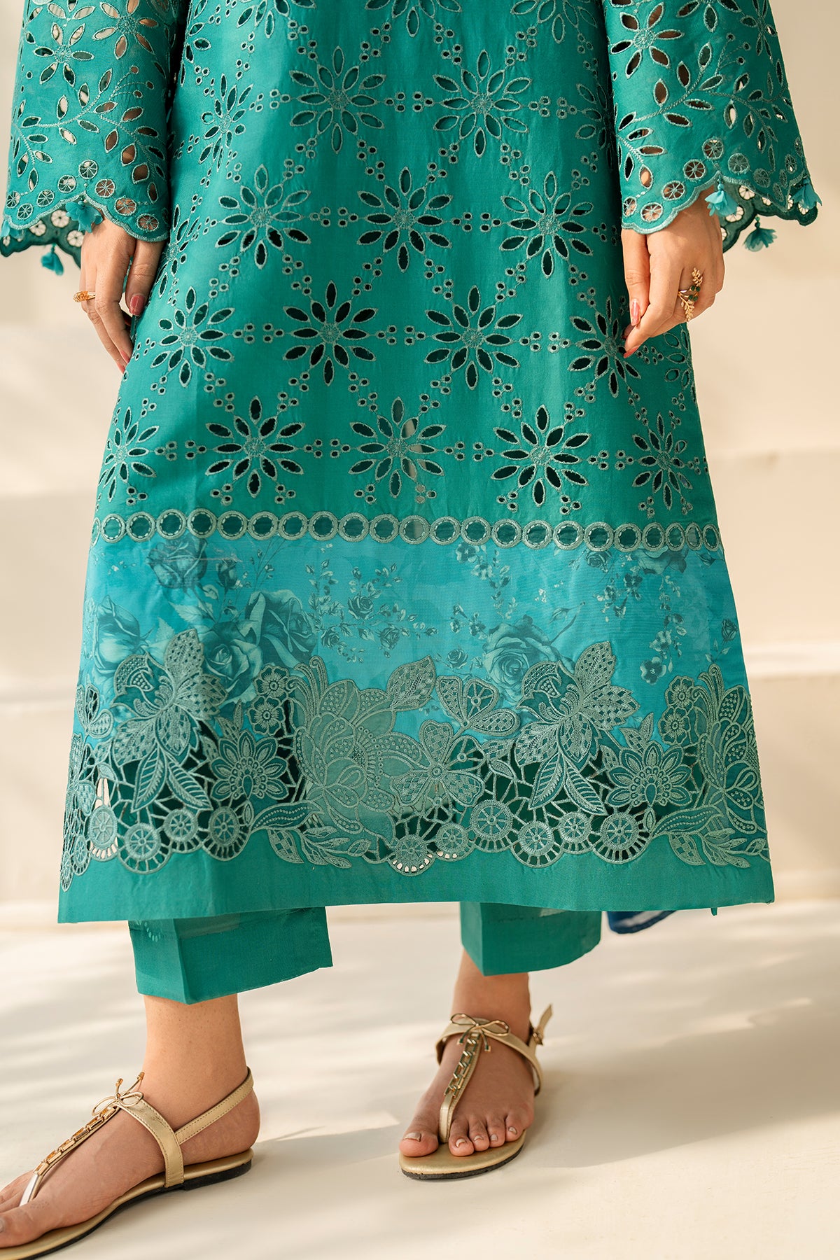 EMBROIDERED LAWN UF-4275