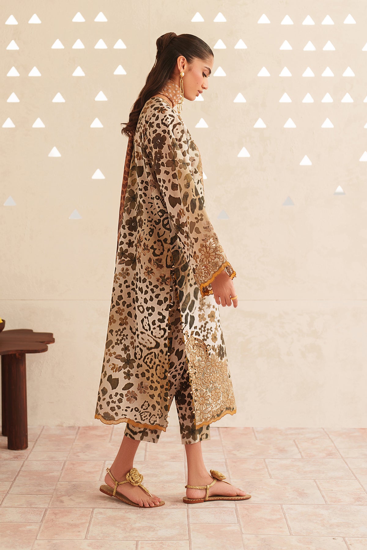 EMBROIDERED LAWN SF-4408