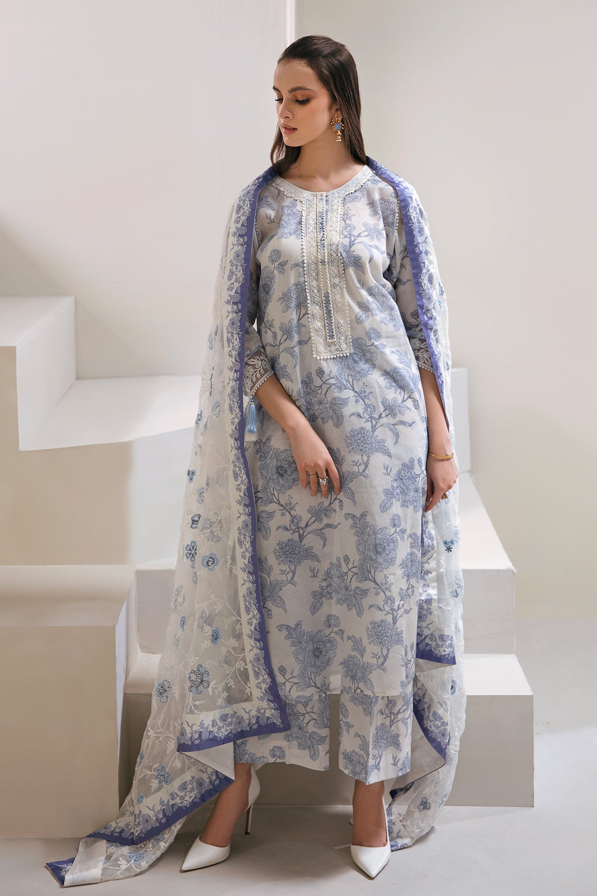 EMBROIDERED LAWN UF-368