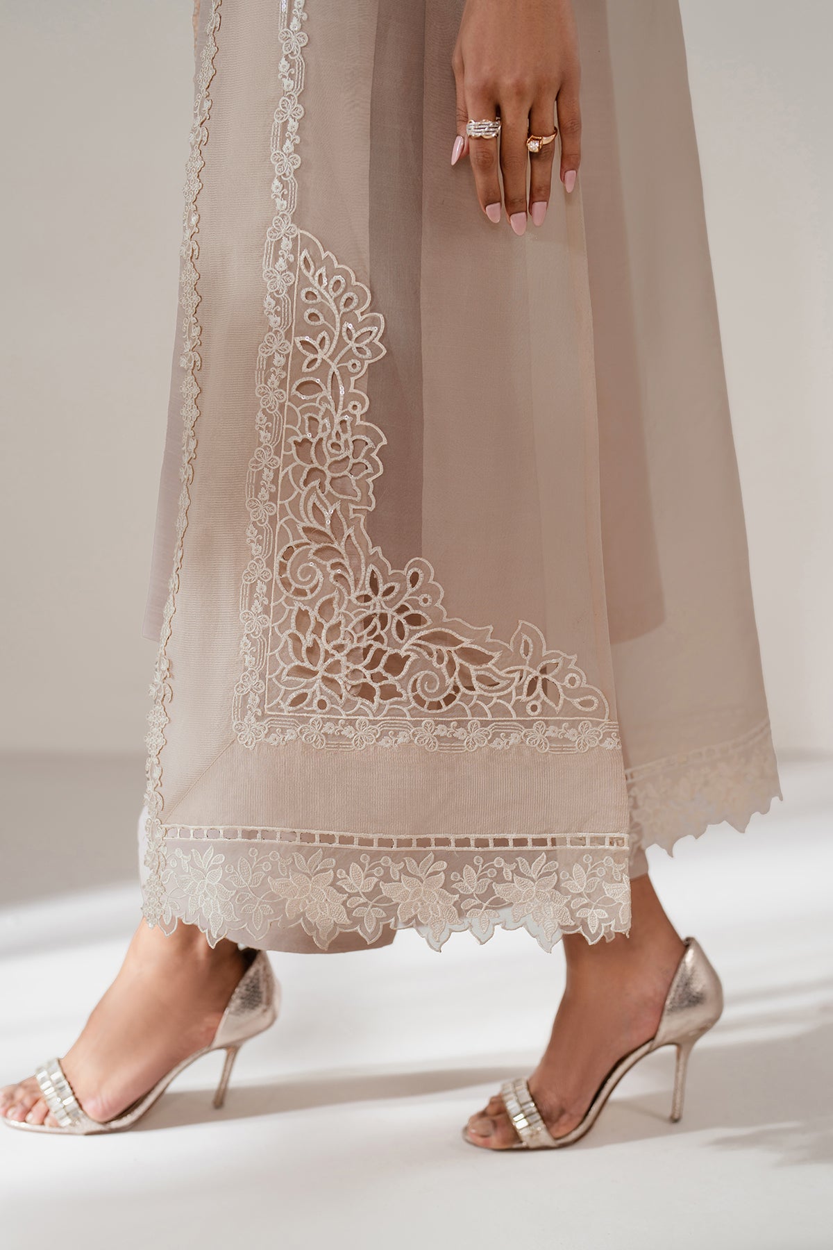 EMBROIDERED ORGANZA PR-1100