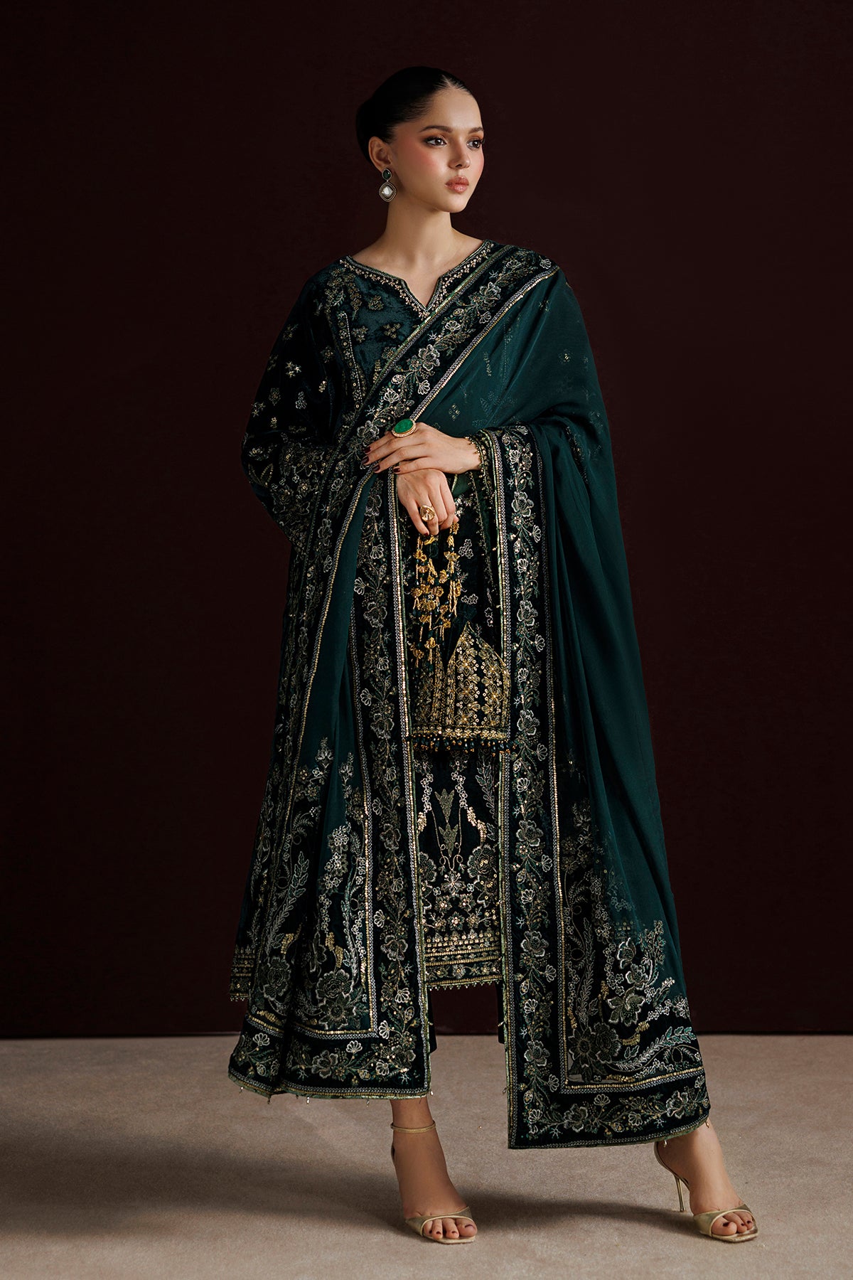 EMBROIDERED VELVET UF-4554